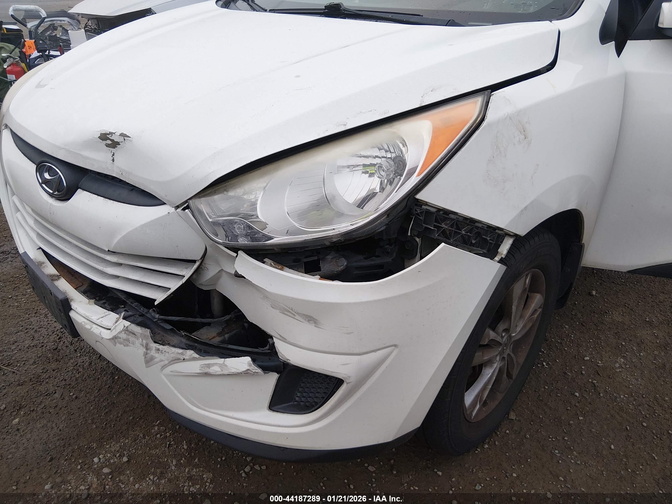 HYUNDAI TUCSON image 6