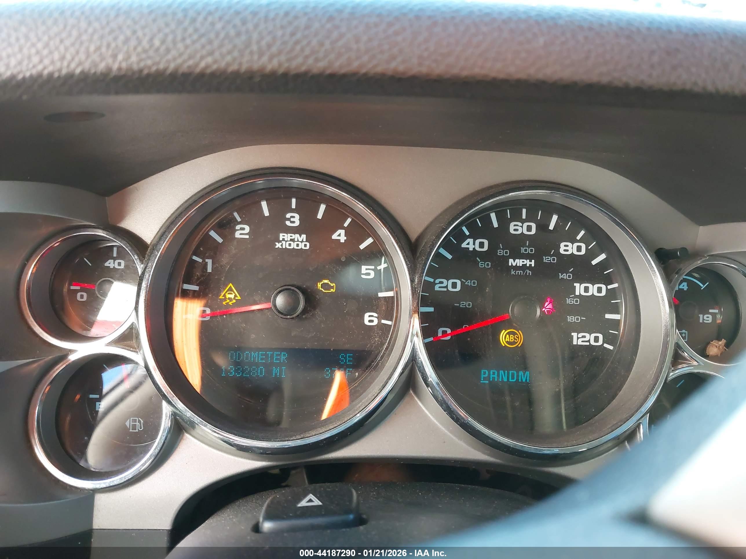 CHEVROLET SILVERADO image 7