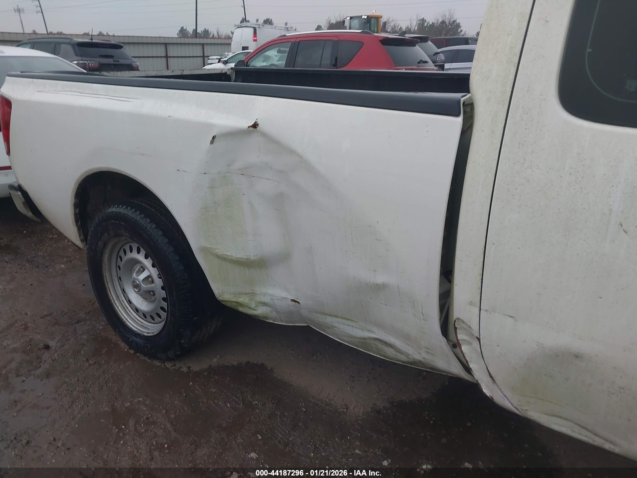 NISSAN TITAN image 6