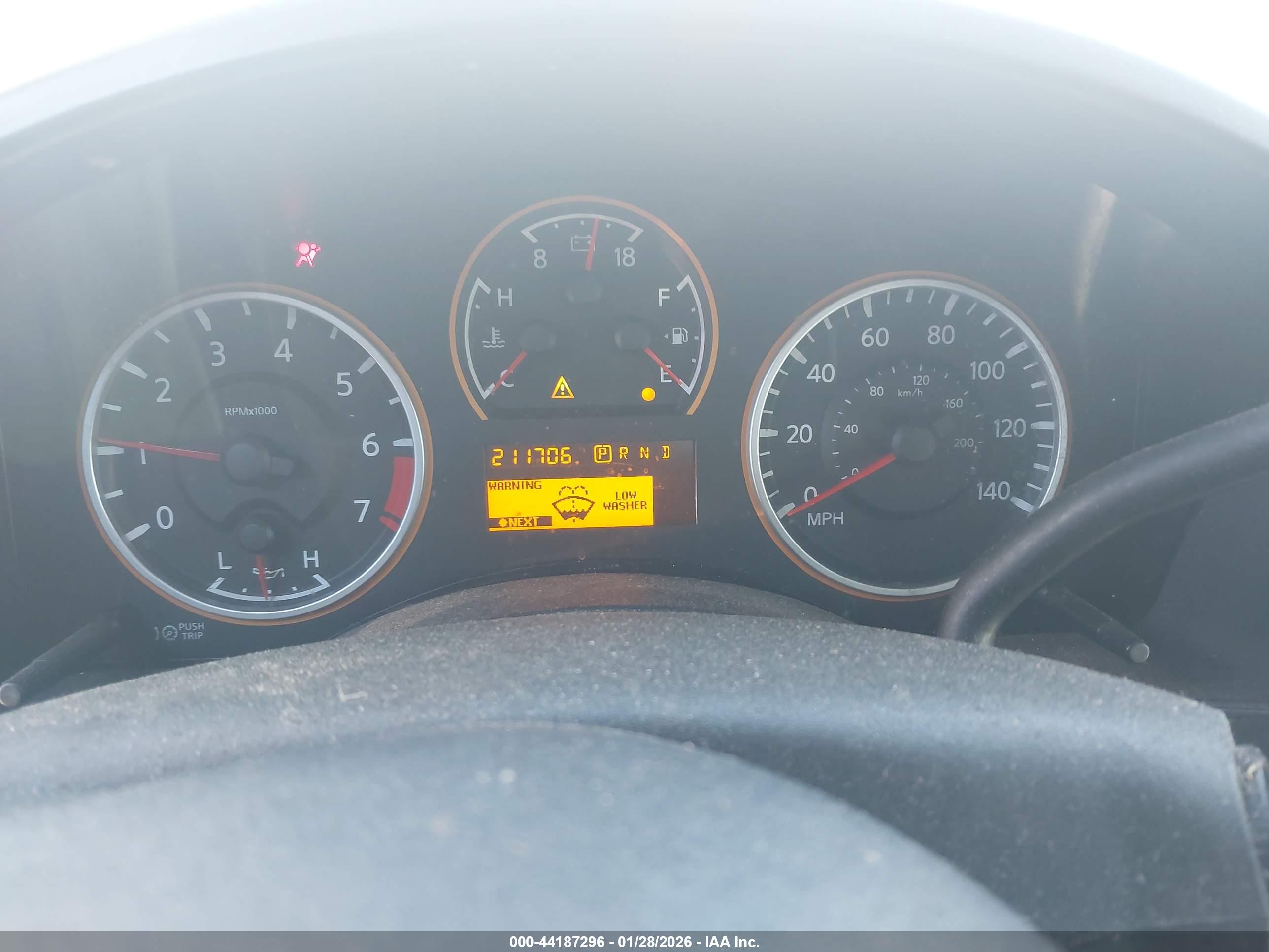 NISSAN TITAN image 7