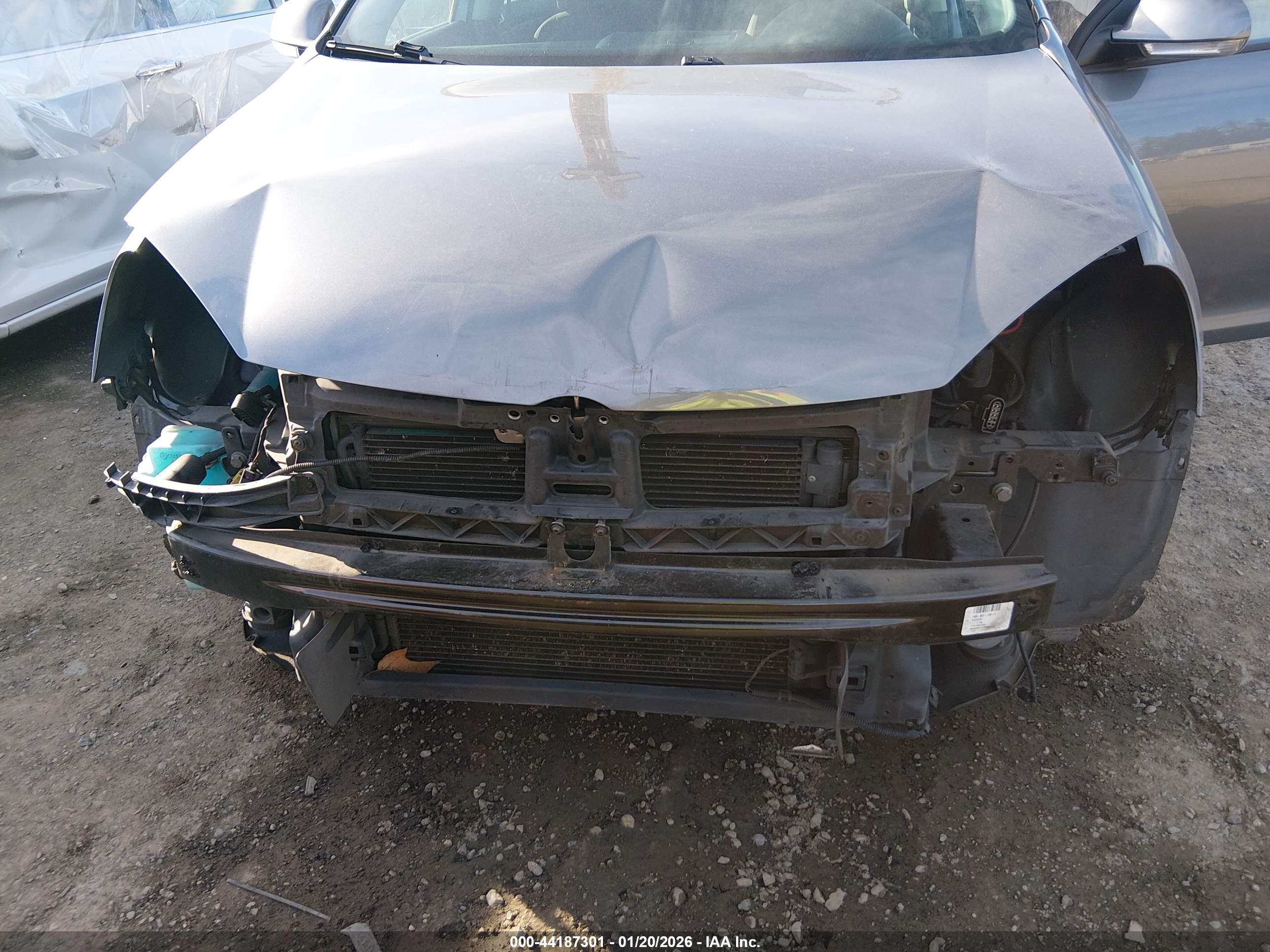 VOLKSWAGEN JETTA image 6