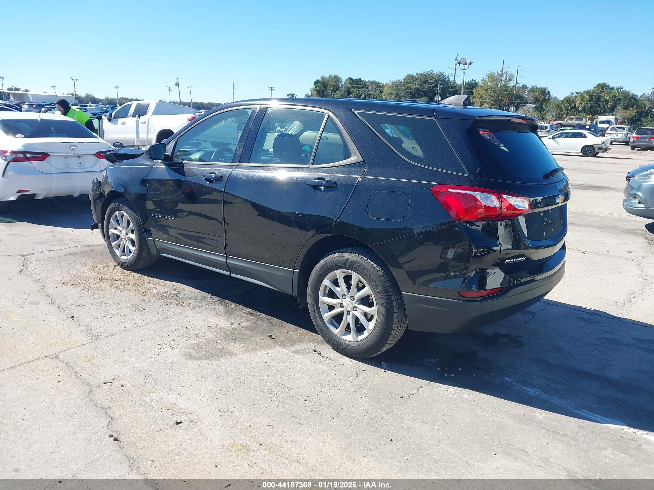 CHEVROLET EQUINOX image 3
