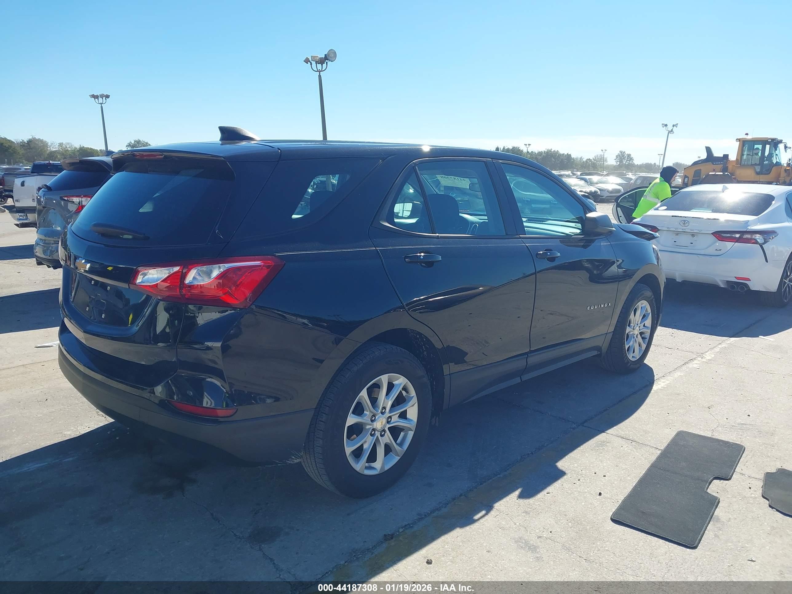 CHEVROLET EQUINOX image 4
