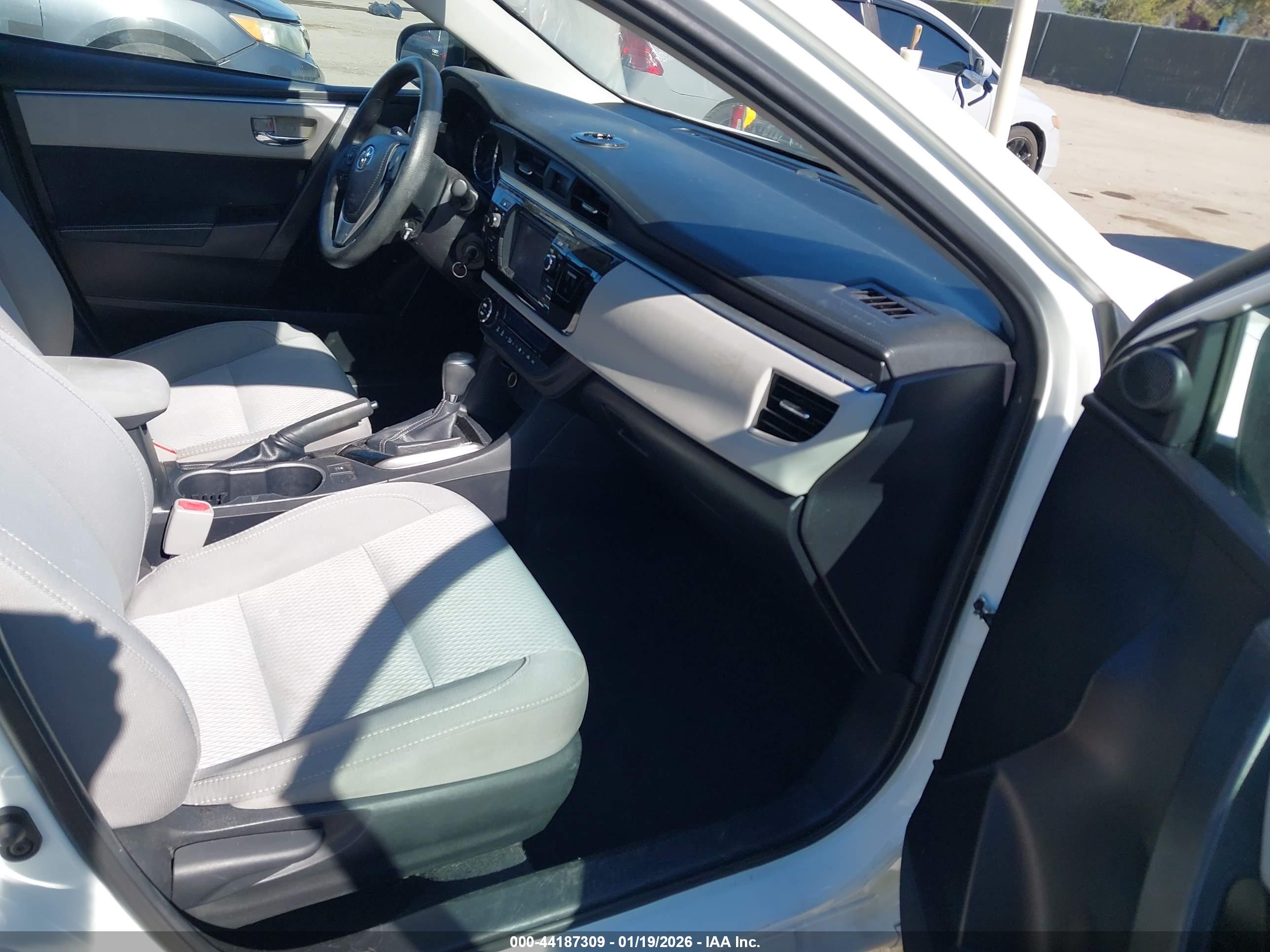 TOYOTA COROLLA image 5