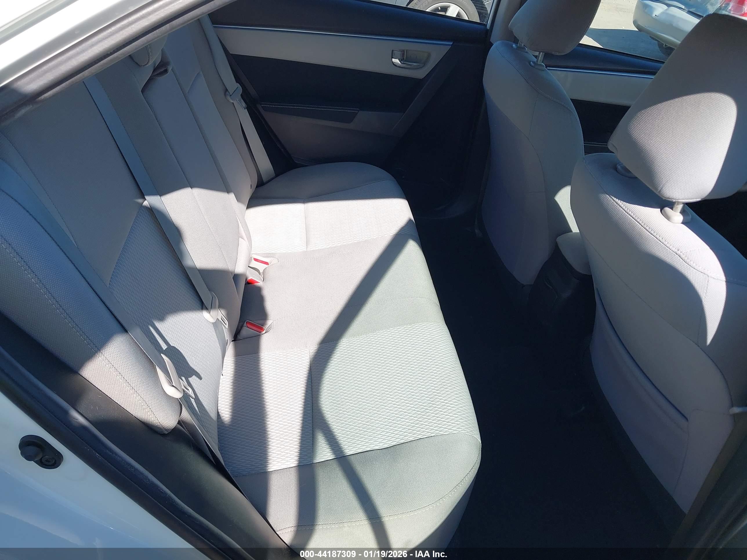TOYOTA COROLLA image 8