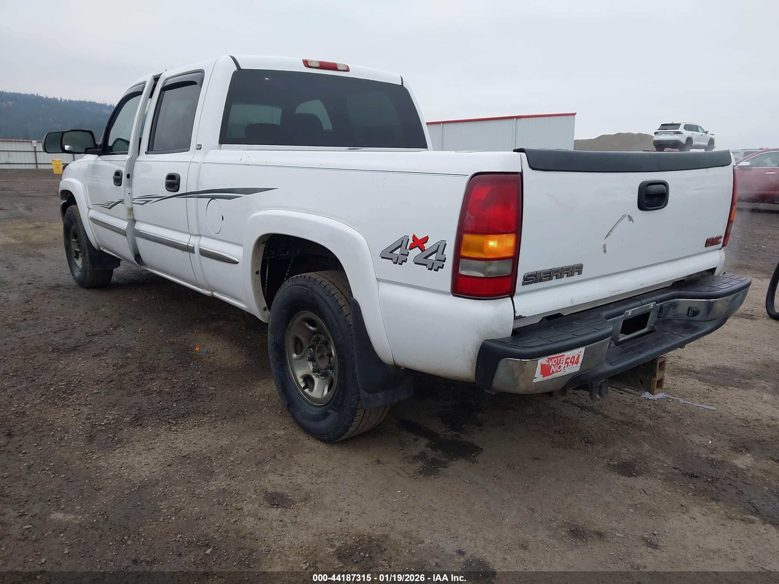 GMC SIERRA image 3