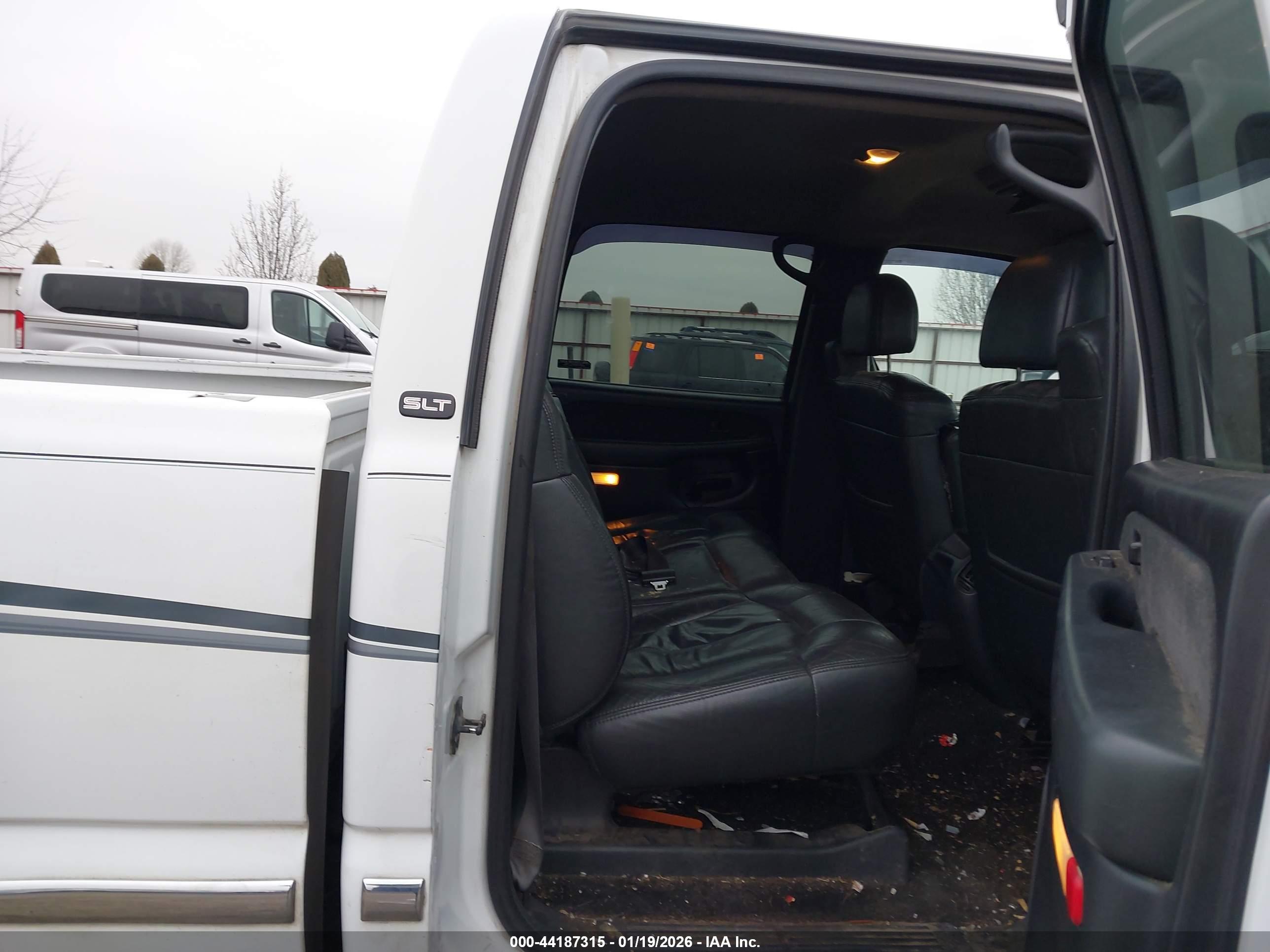 GMC SIERRA image 5
