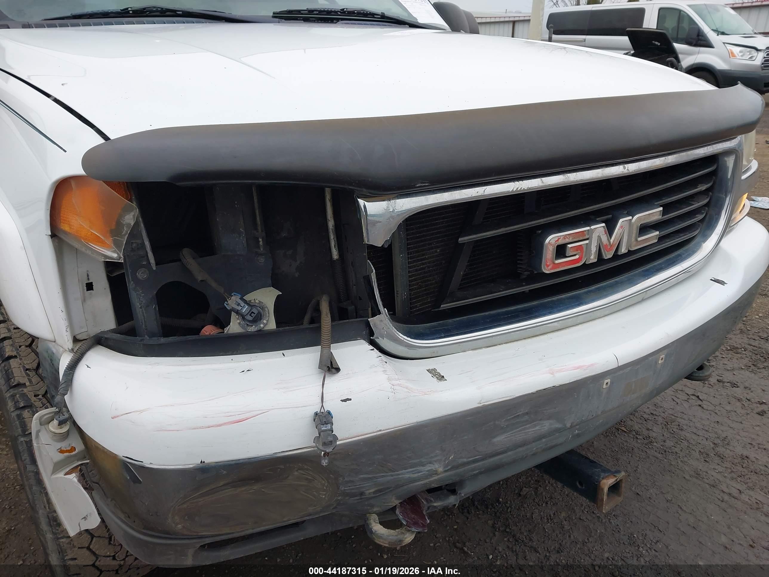 GMC SIERRA image 6