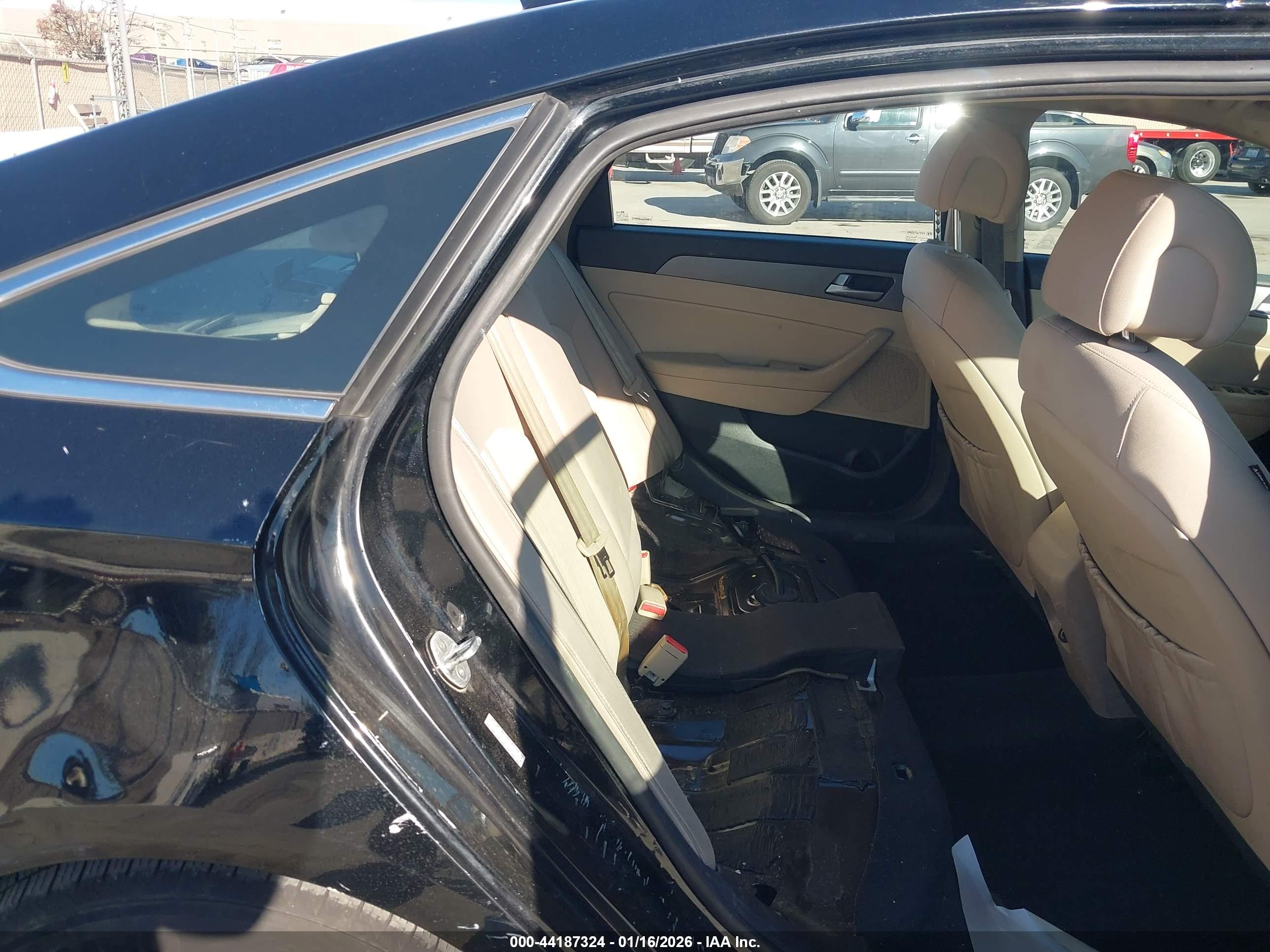 HYUNDAI SONATA image 8
