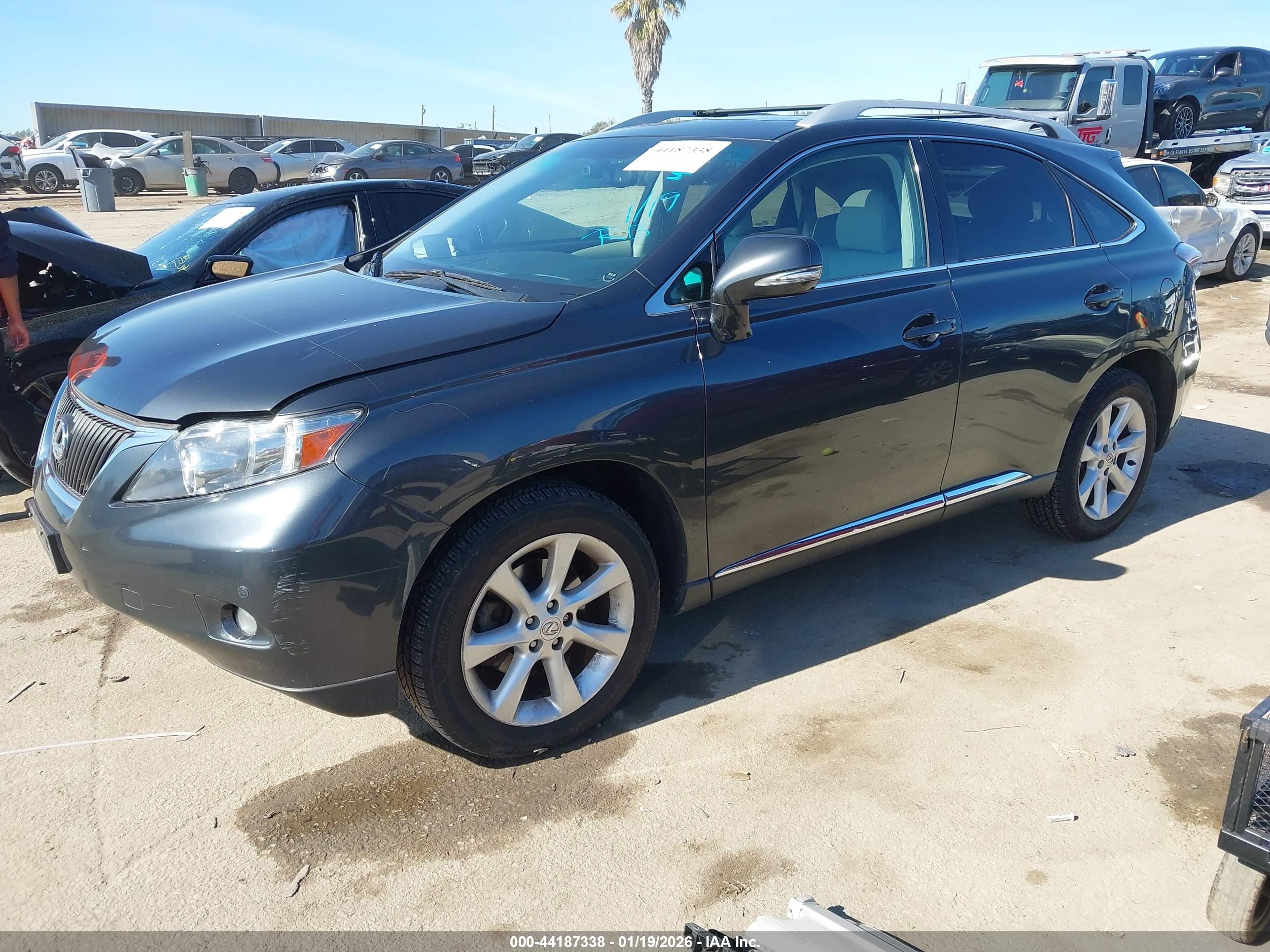LEXUS RX image 2