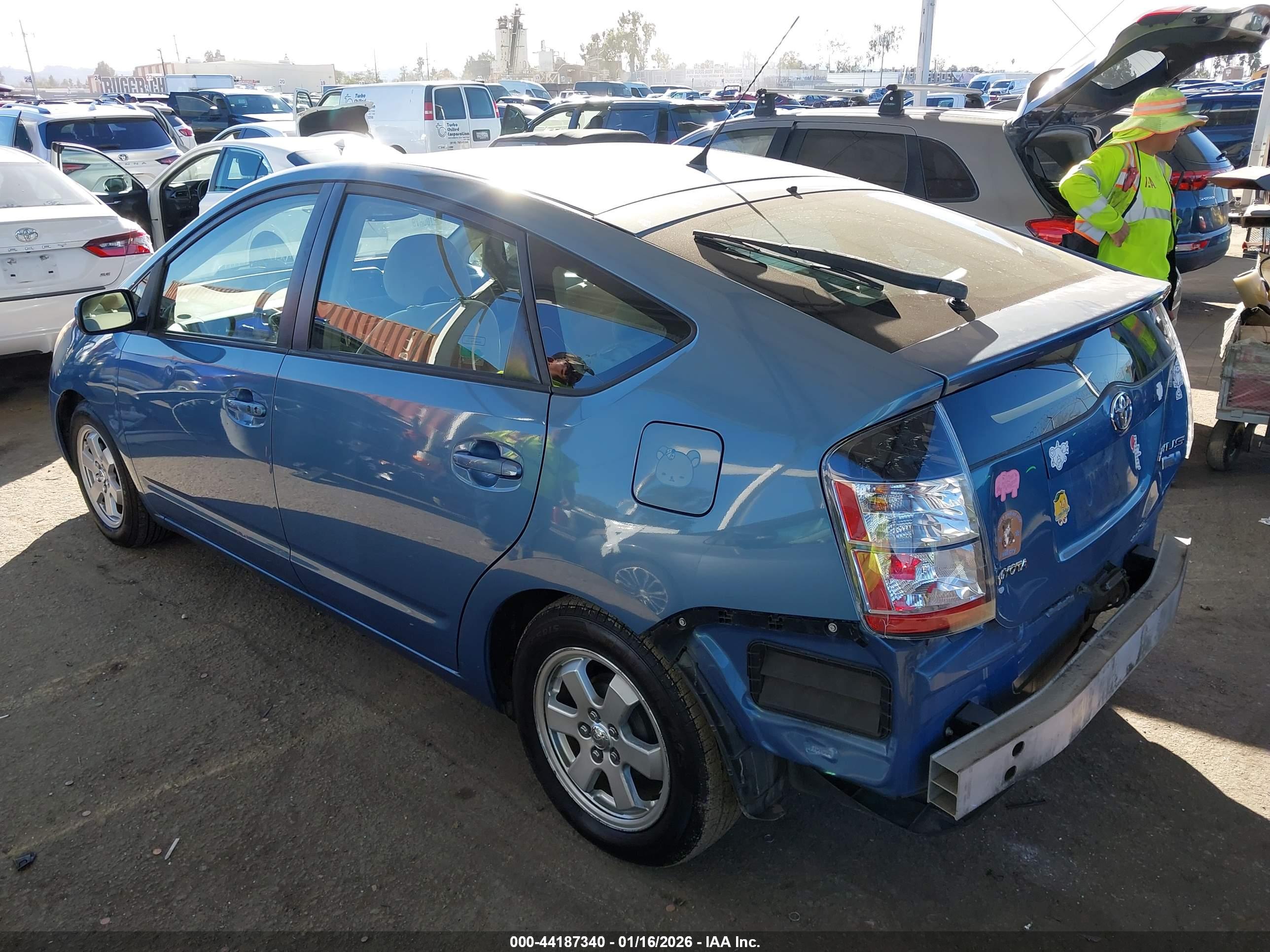 TOYOTA PRIUS image 3