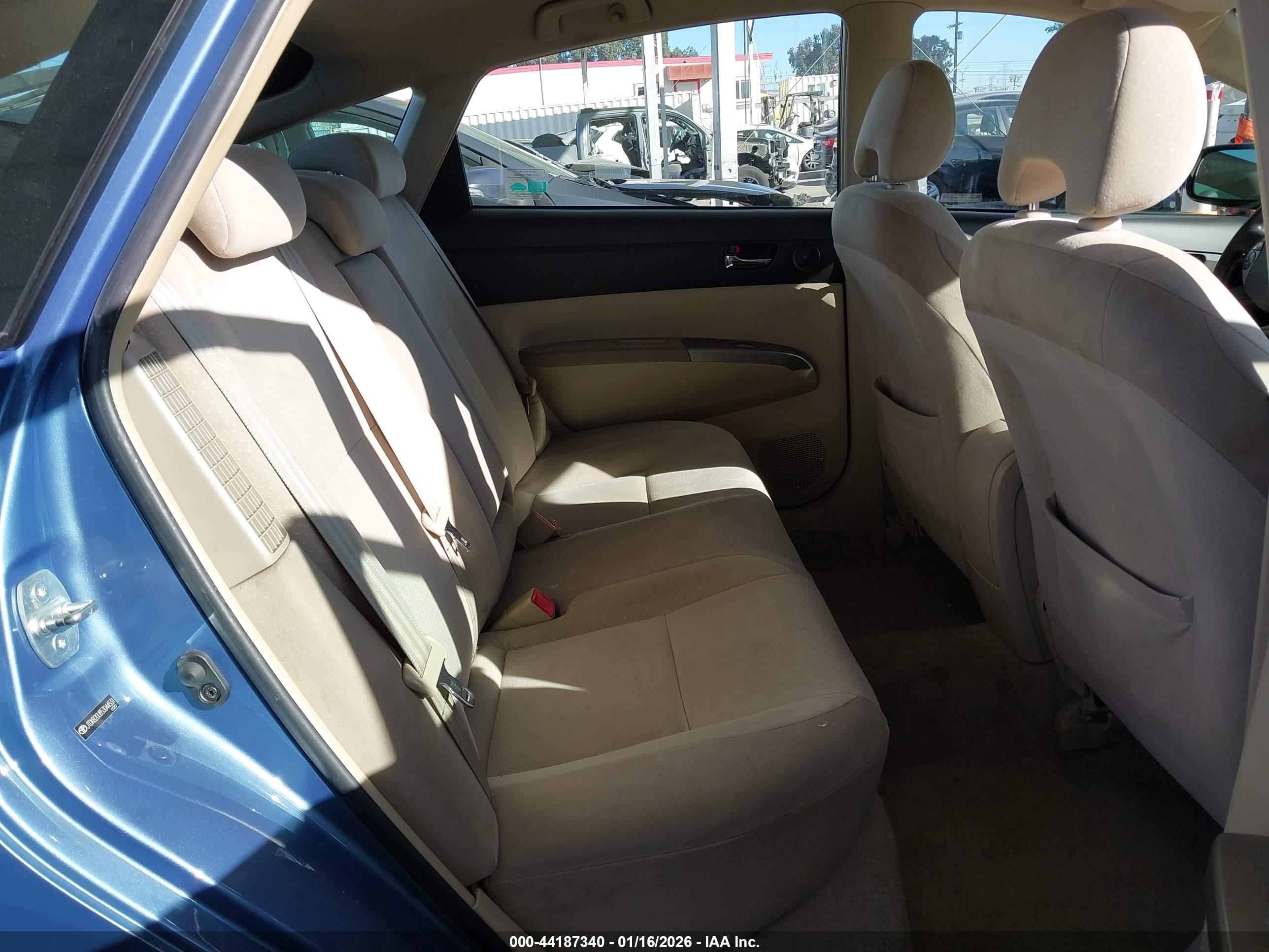 TOYOTA PRIUS image 8