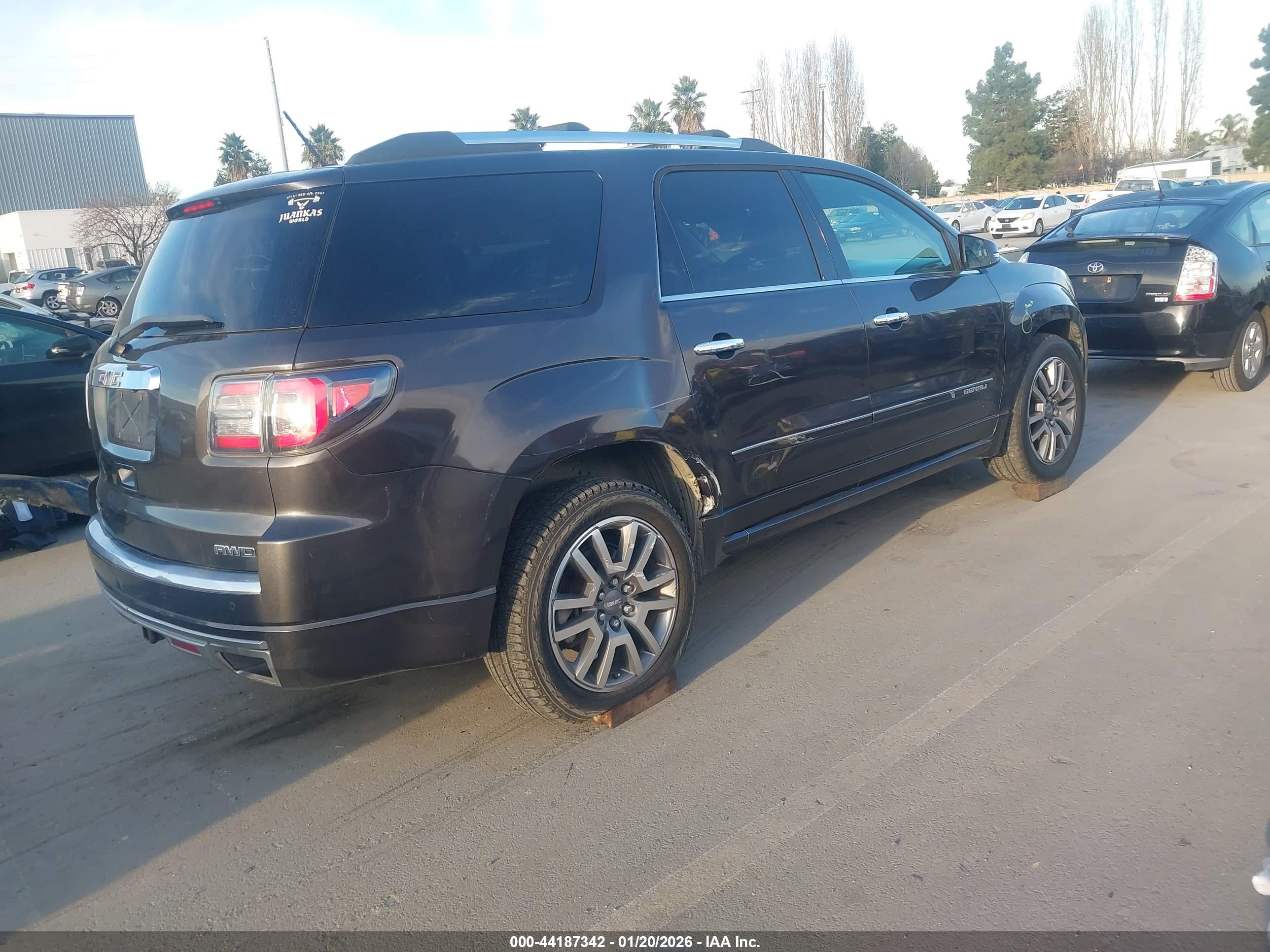 GMC ACADIA image 4