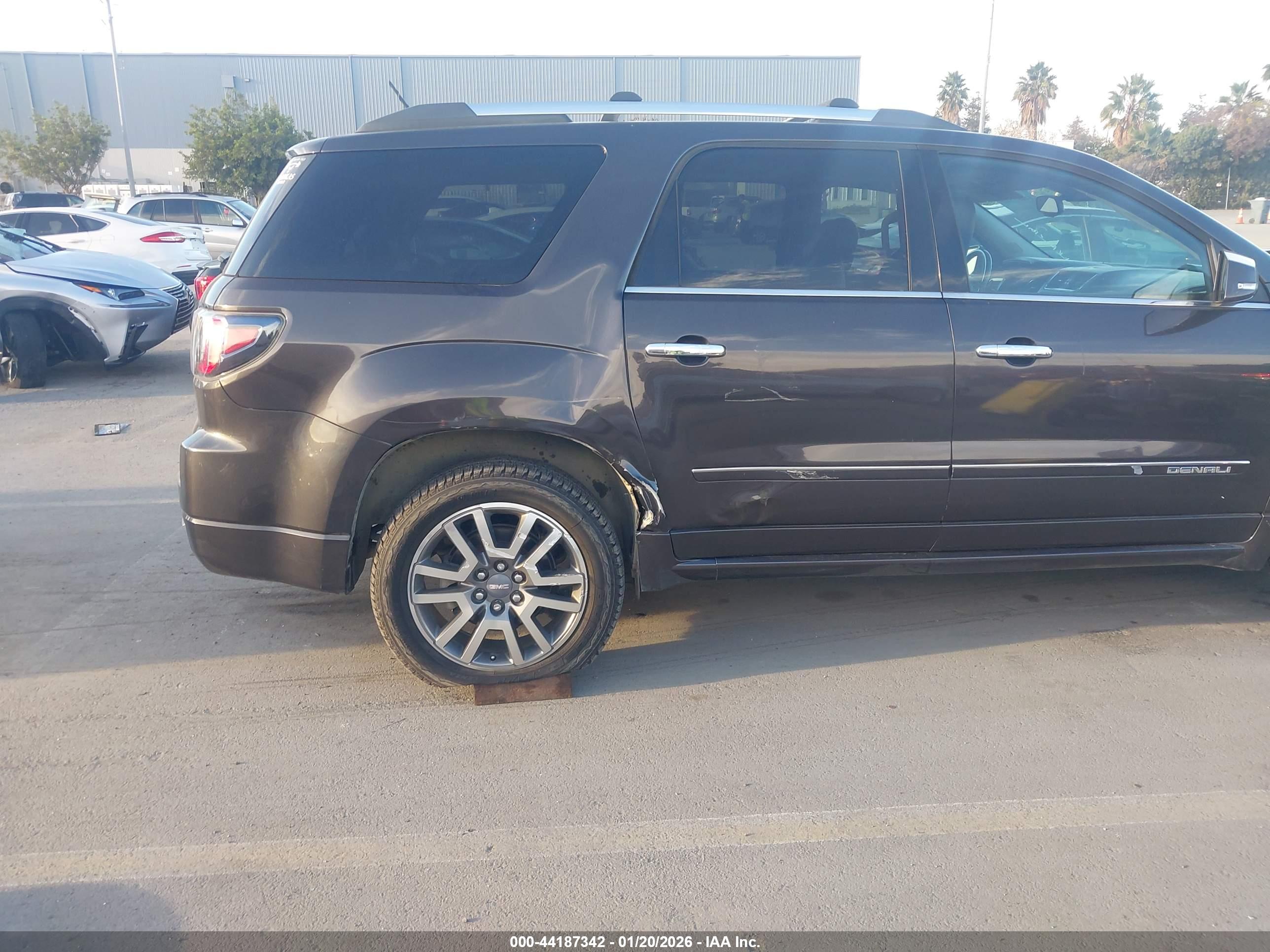 GMC ACADIA image 6