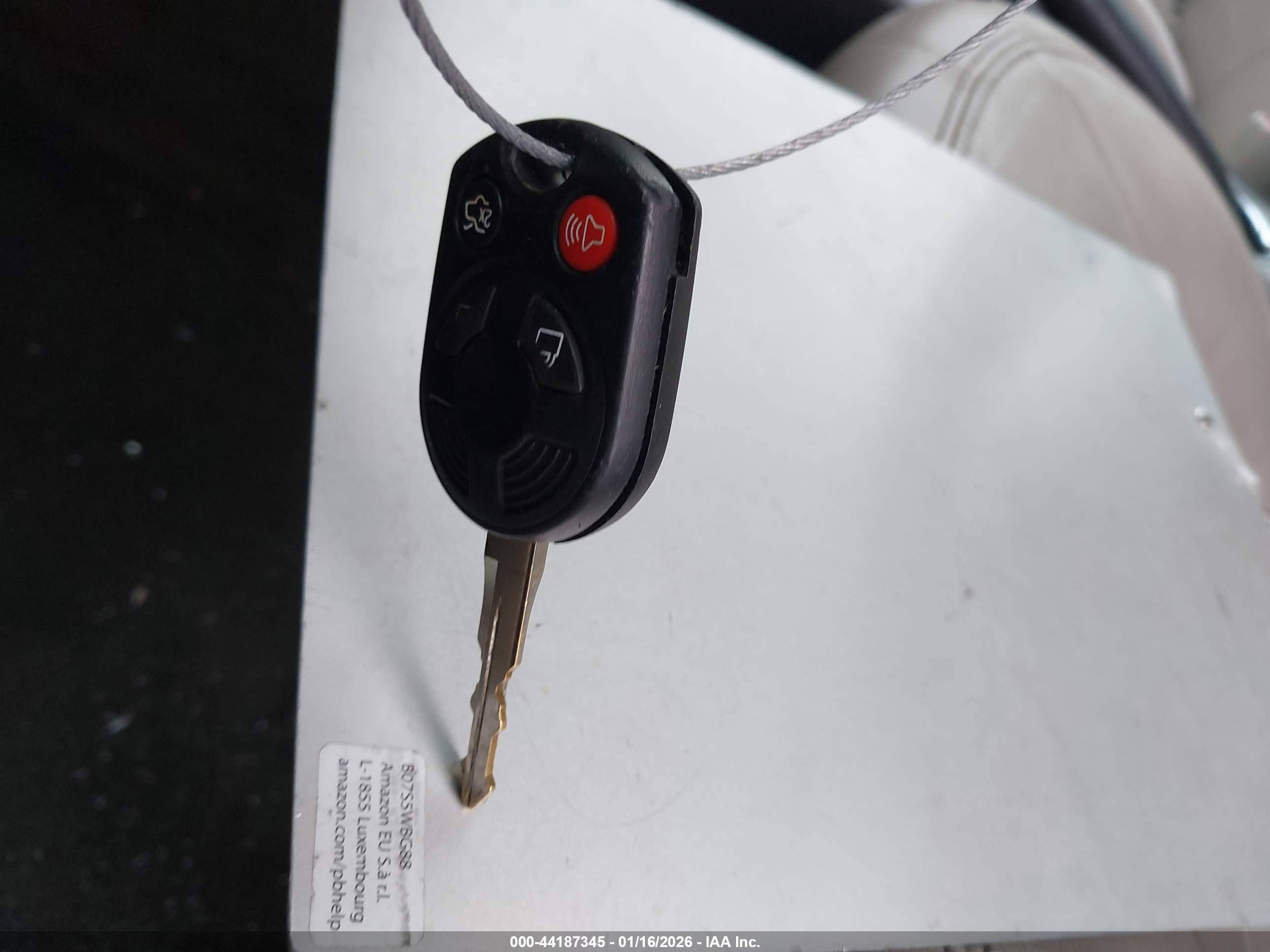 FORD FUSION image 11