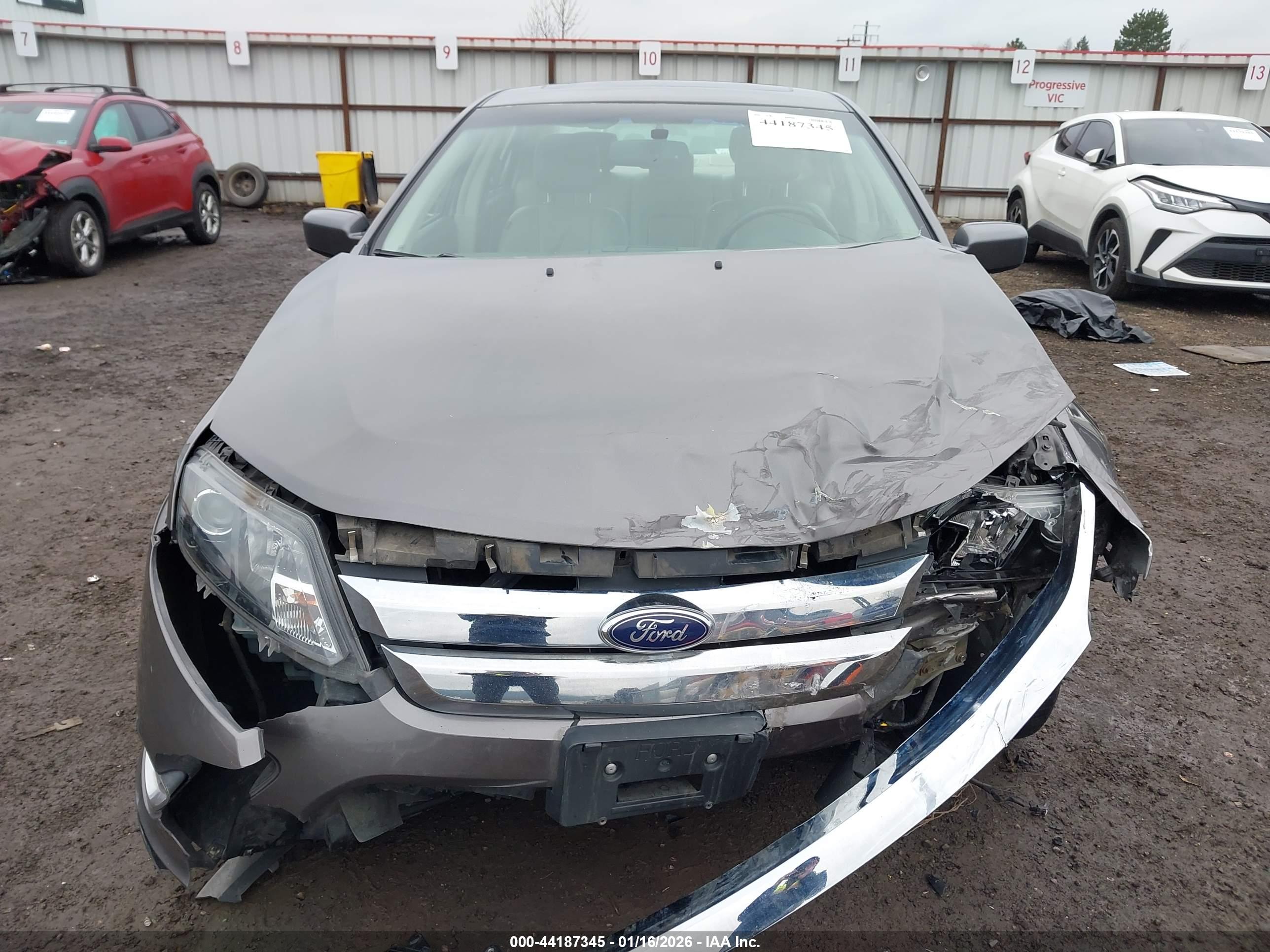 FORD FUSION image 6