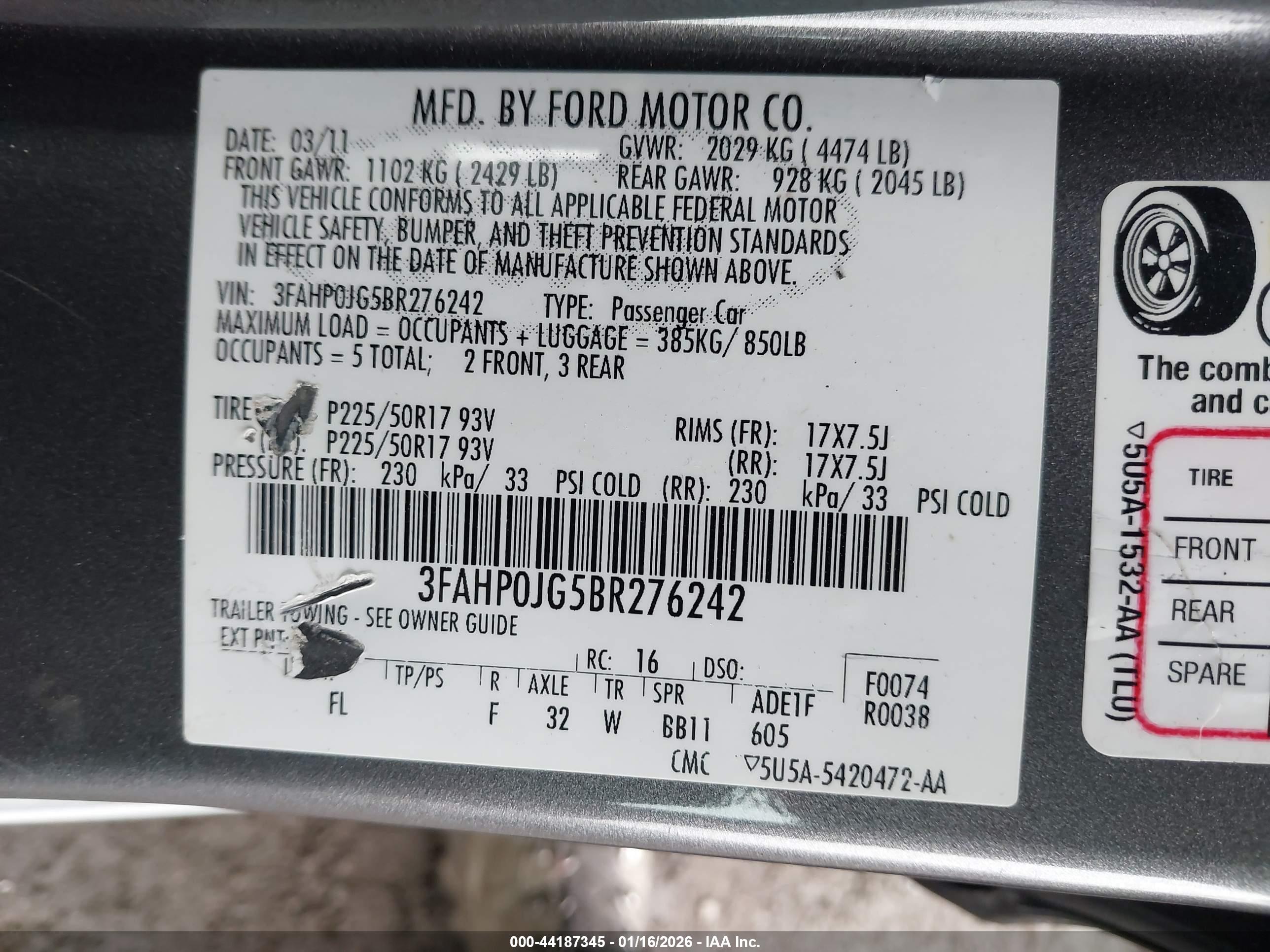 FORD FUSION image 9