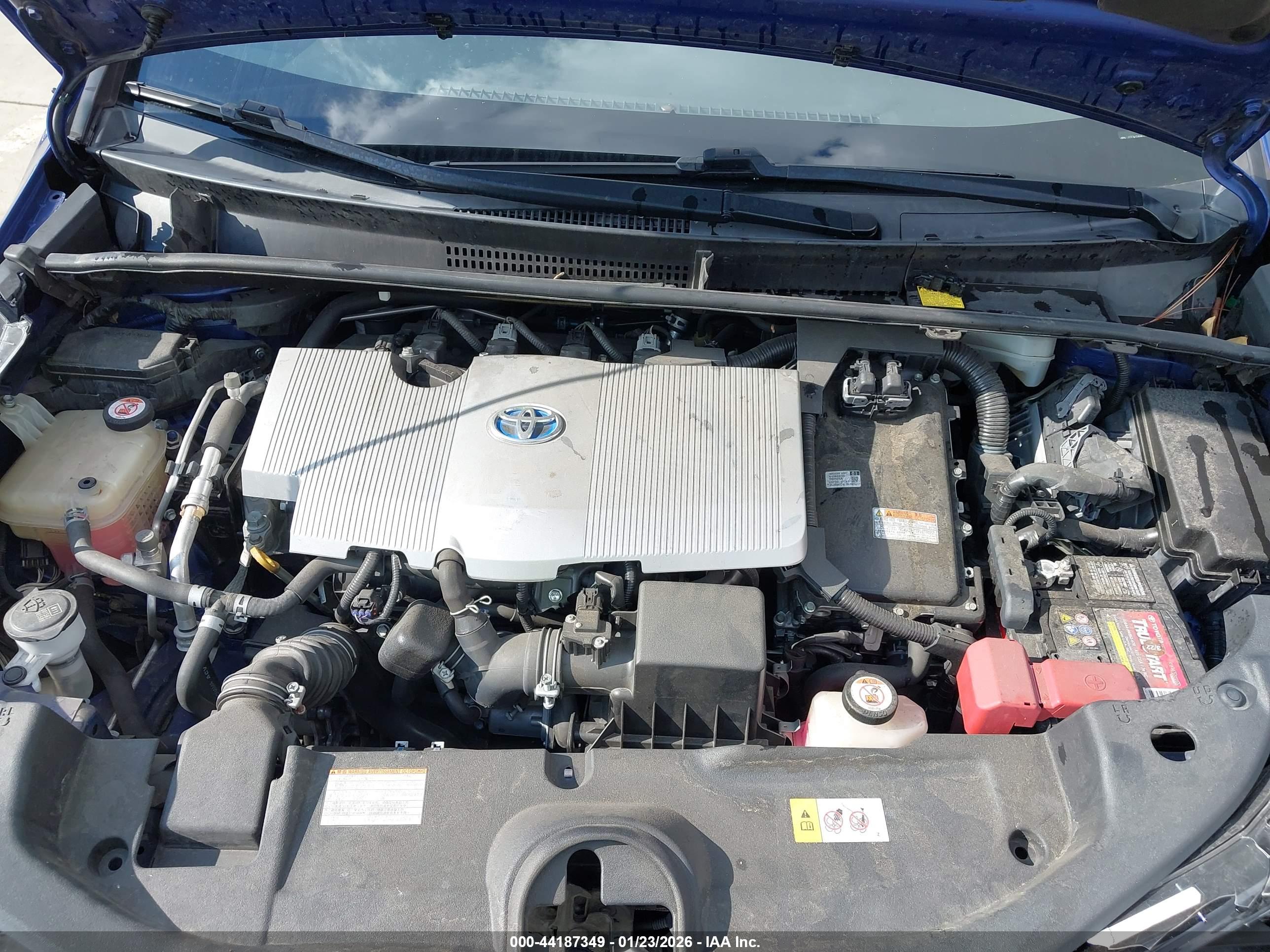 TOYOTA PRIUS image 10