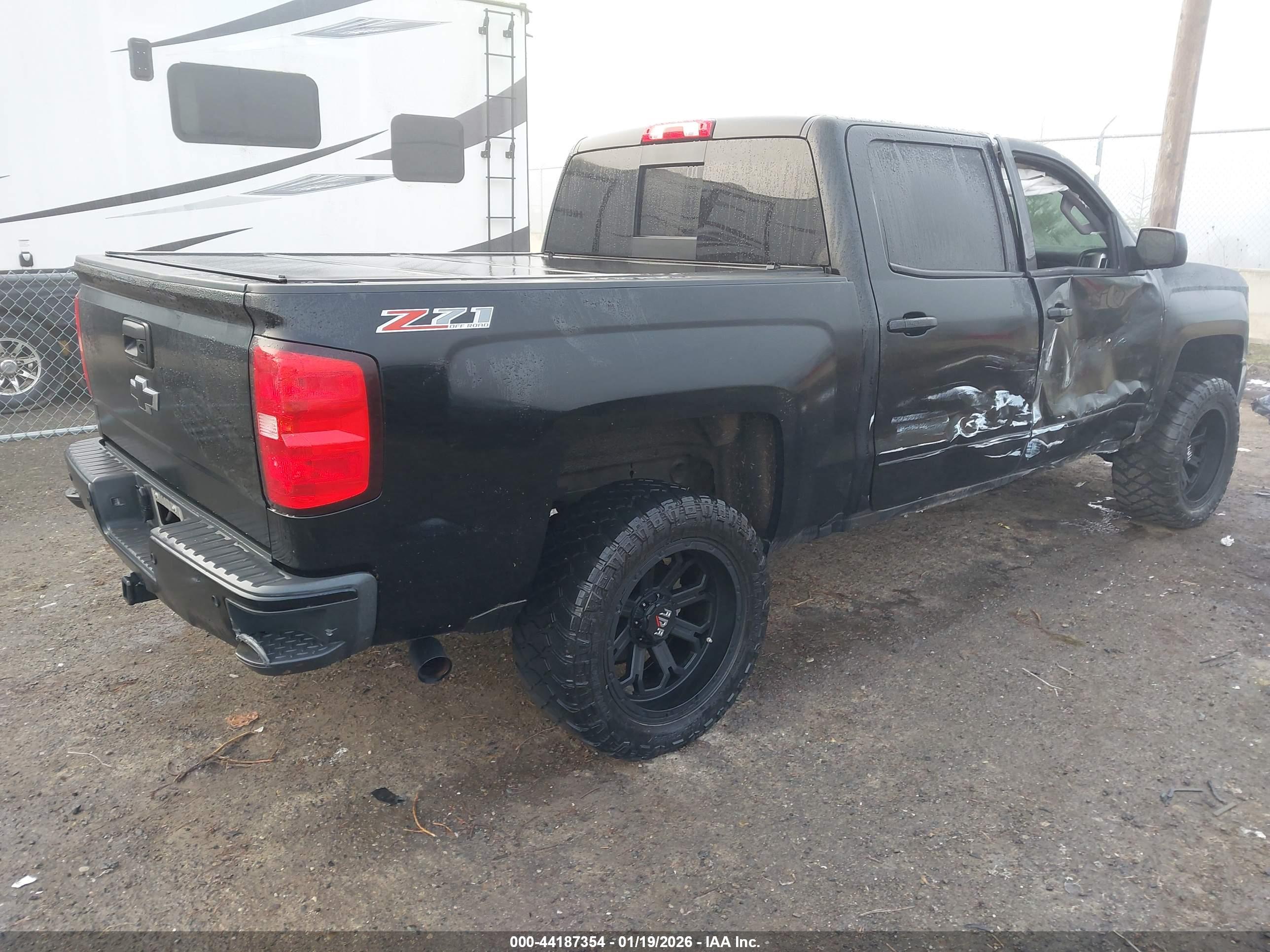 CHEVROLET SILVERADO image 4