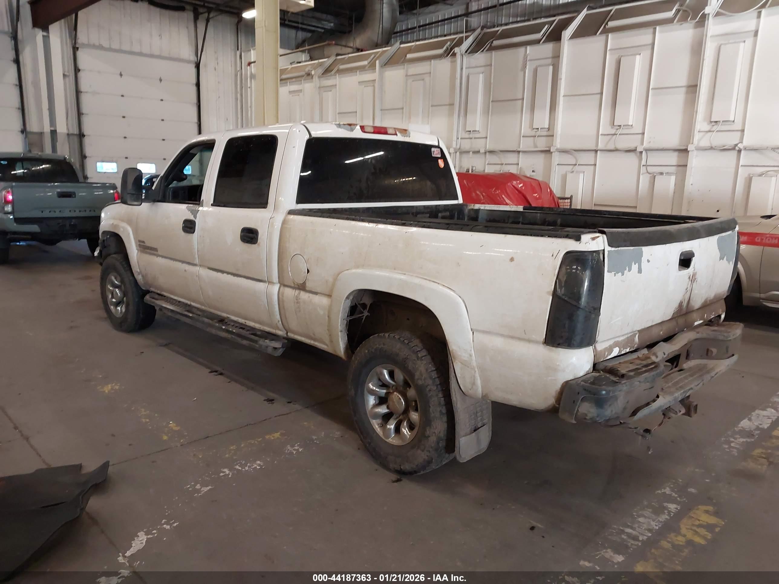 GMC SIERRA image 3