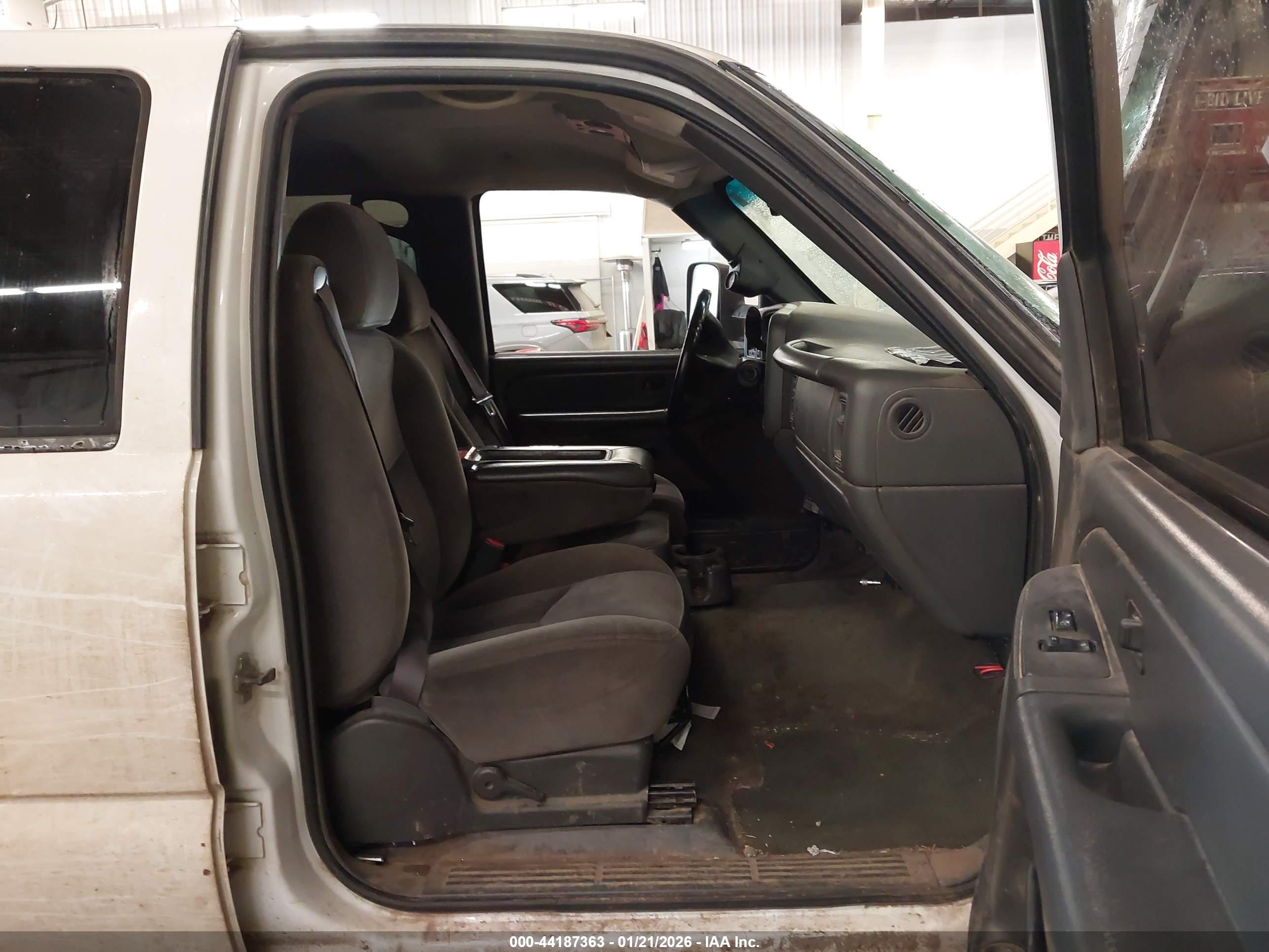 GMC SIERRA image 5