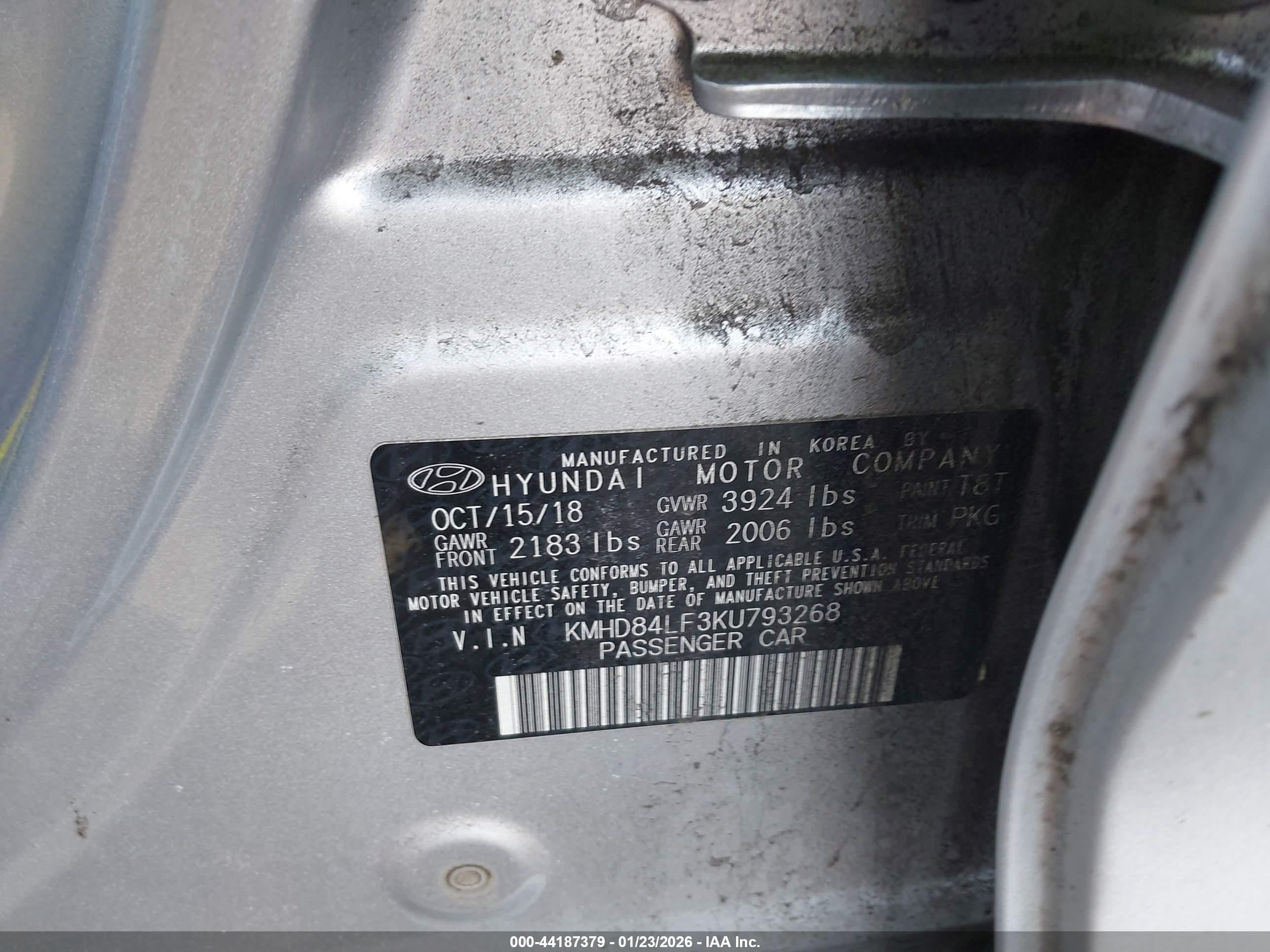 HYUNDAI ELANTRA image 9
