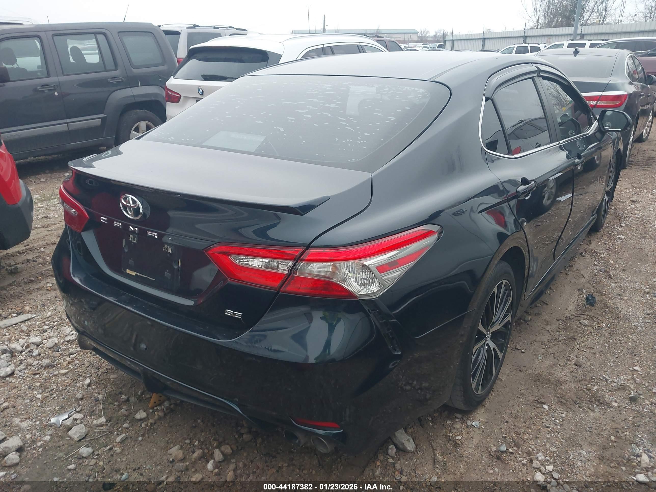 TOYOTA CAMRY image 4