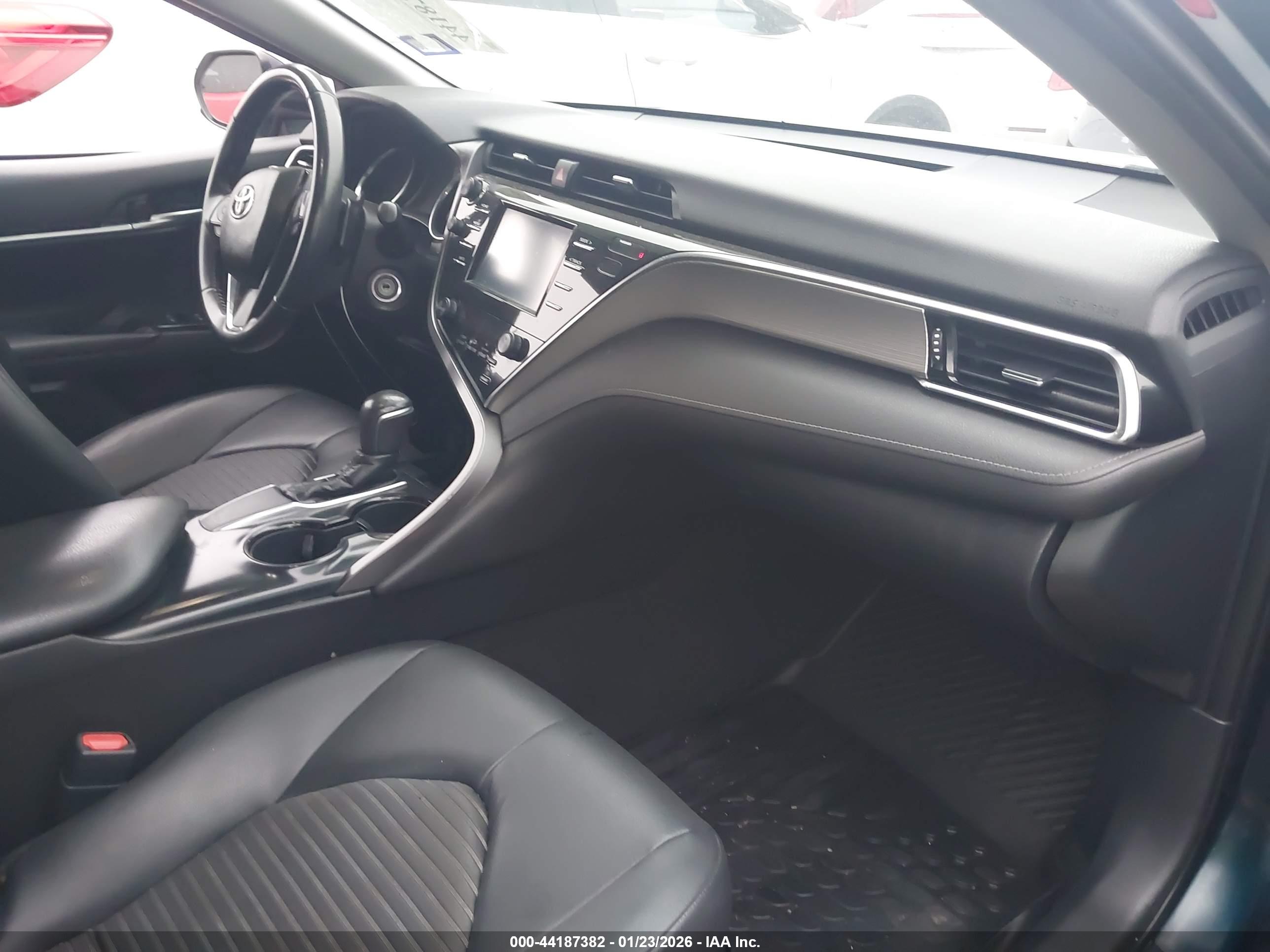 TOYOTA CAMRY image 5