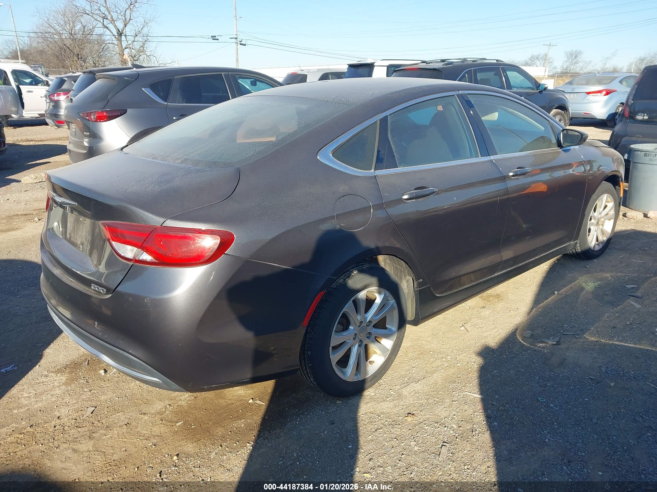 CHRYSLER 200 image 4