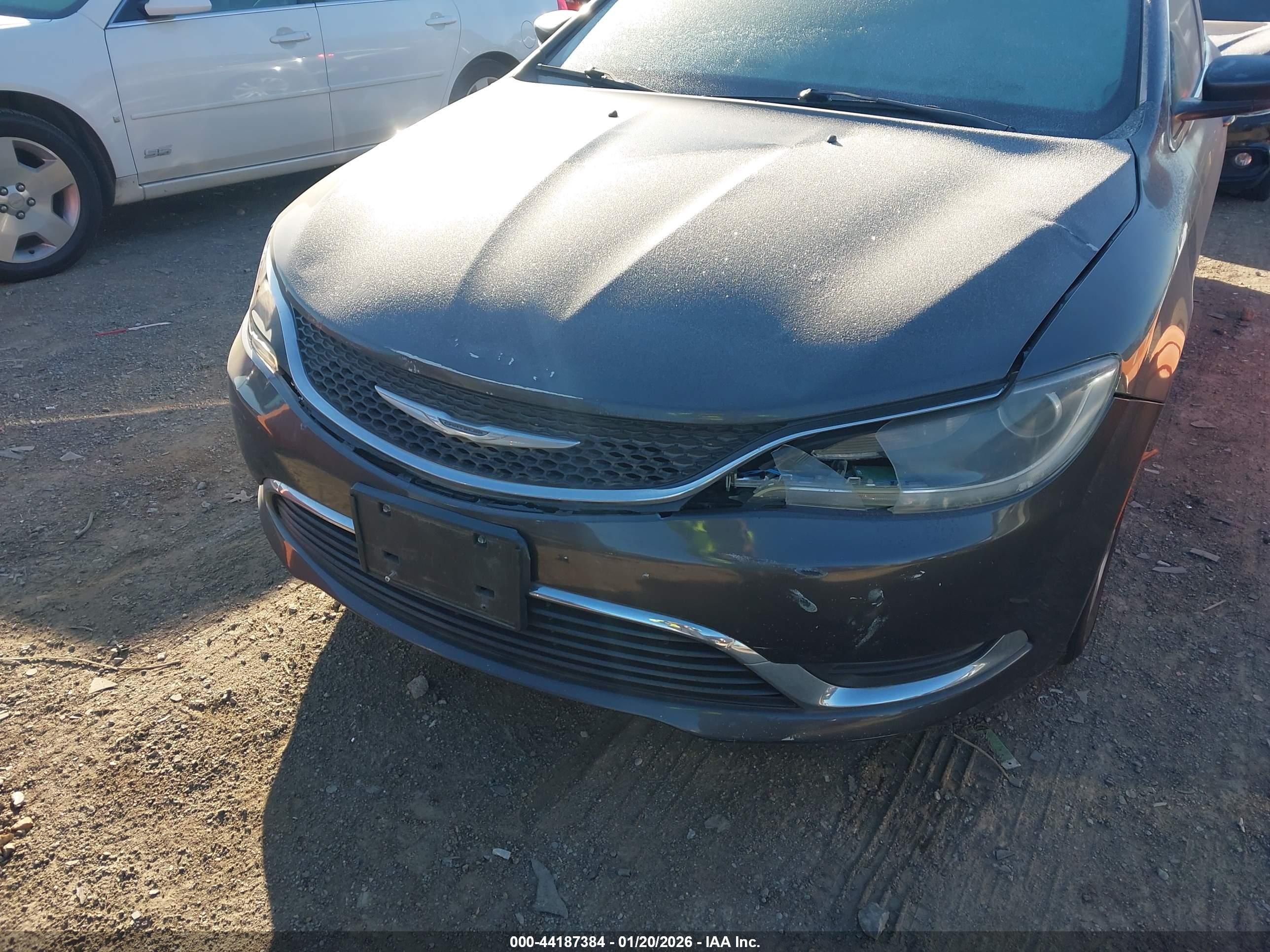 CHRYSLER 200 image 6