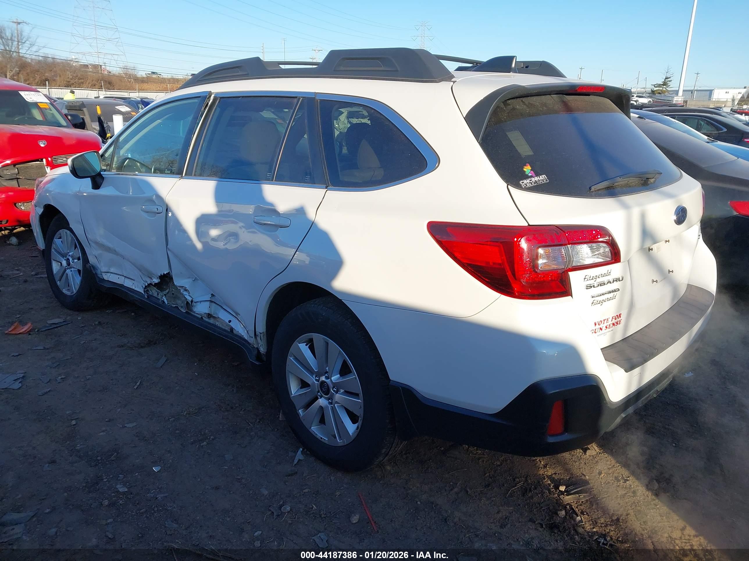 SUBARU OUTBACK image 3