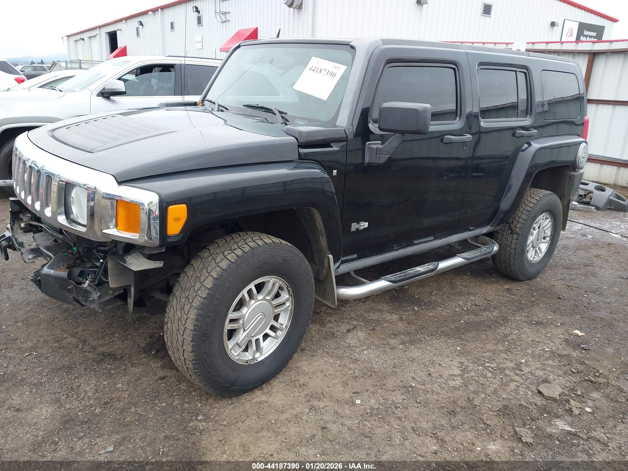 HUMMER H3 image 2