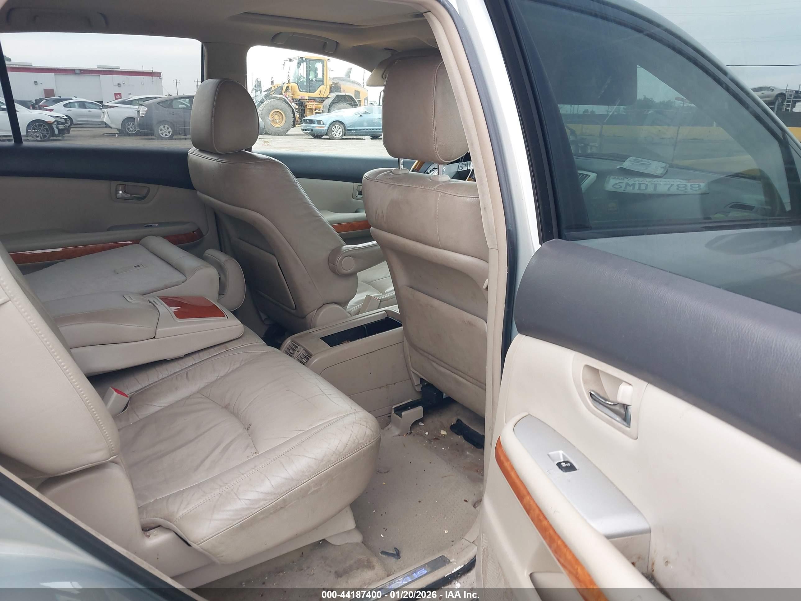 LEXUS RX image 8