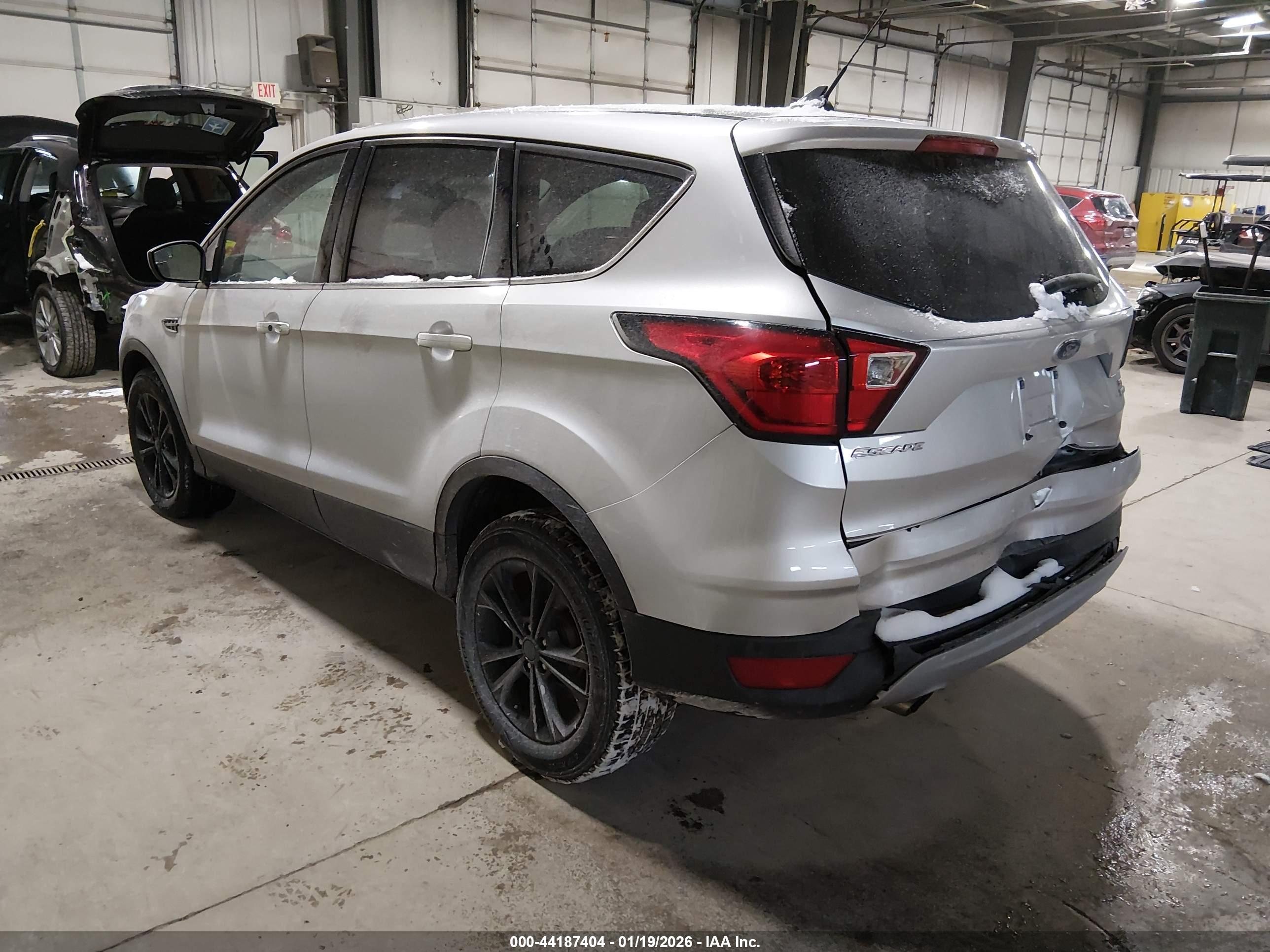 FORD ESCAPE image 3