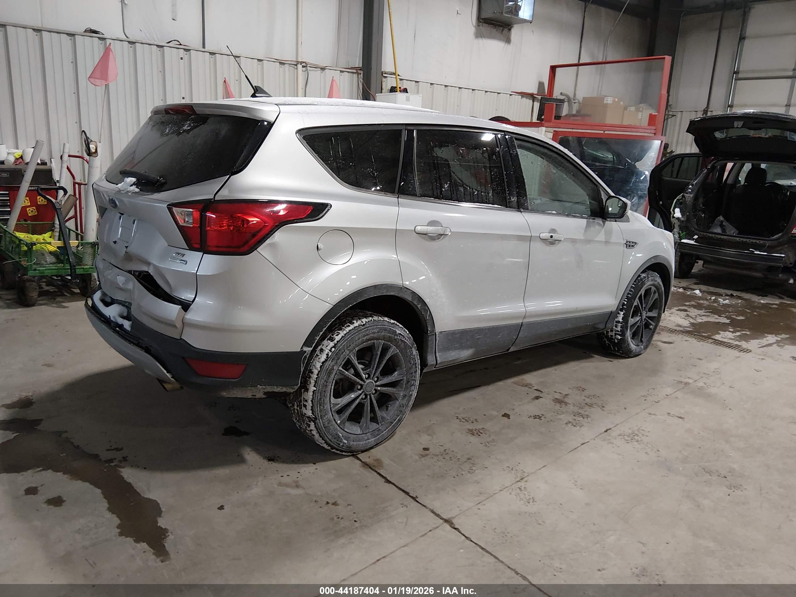 FORD ESCAPE image 4