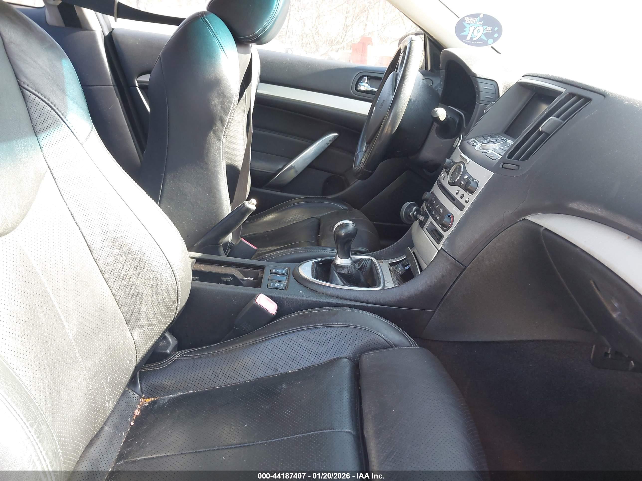 INFINITI G37 image 5