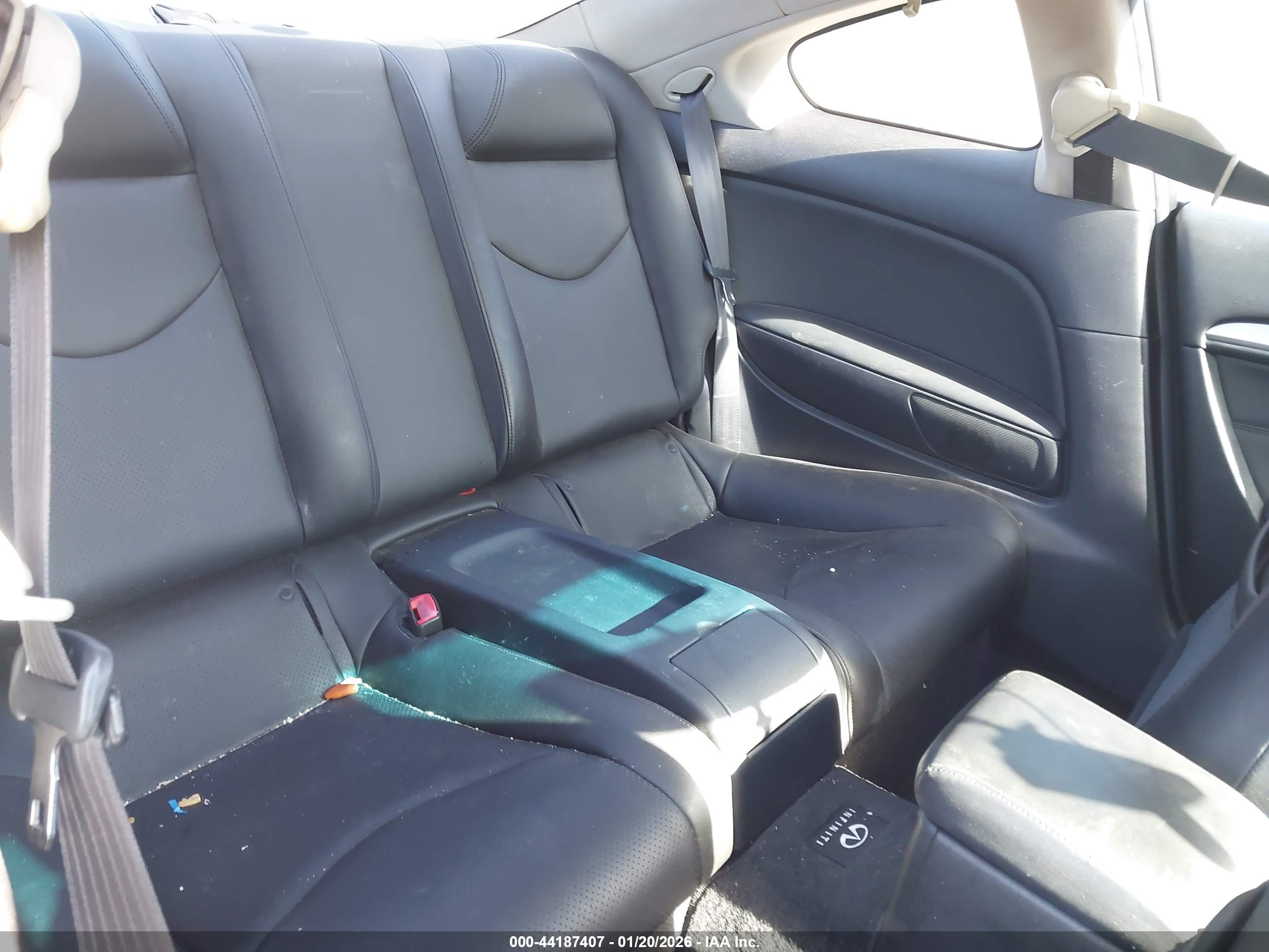 INFINITI G37 image 8