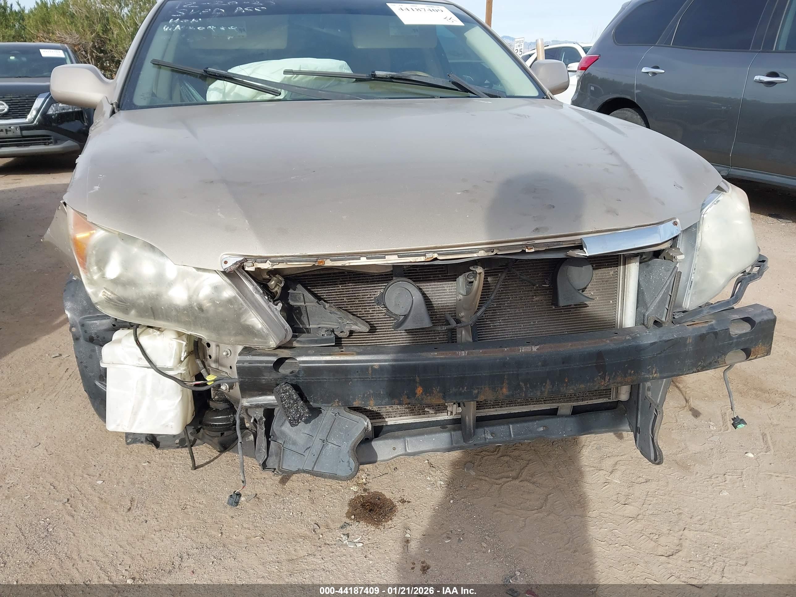 TOYOTA AVALON image 6
