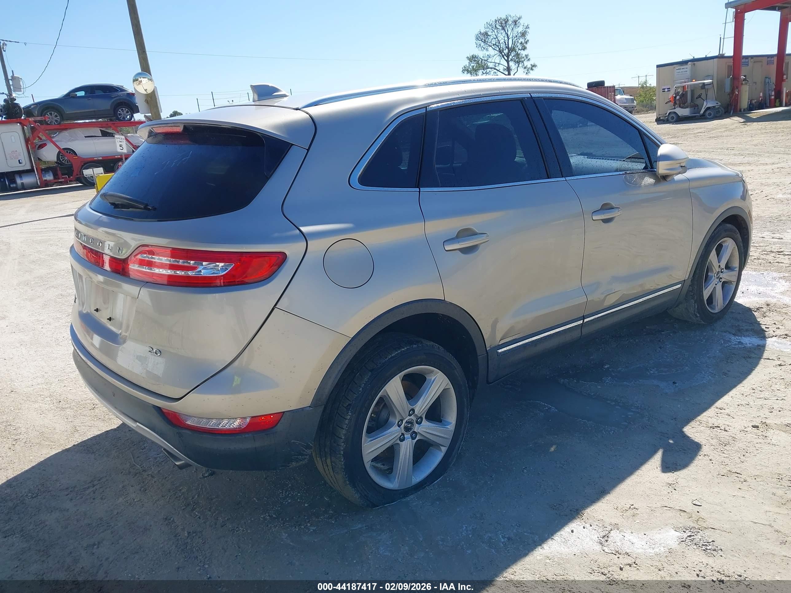 LINCOLN MKC image 4