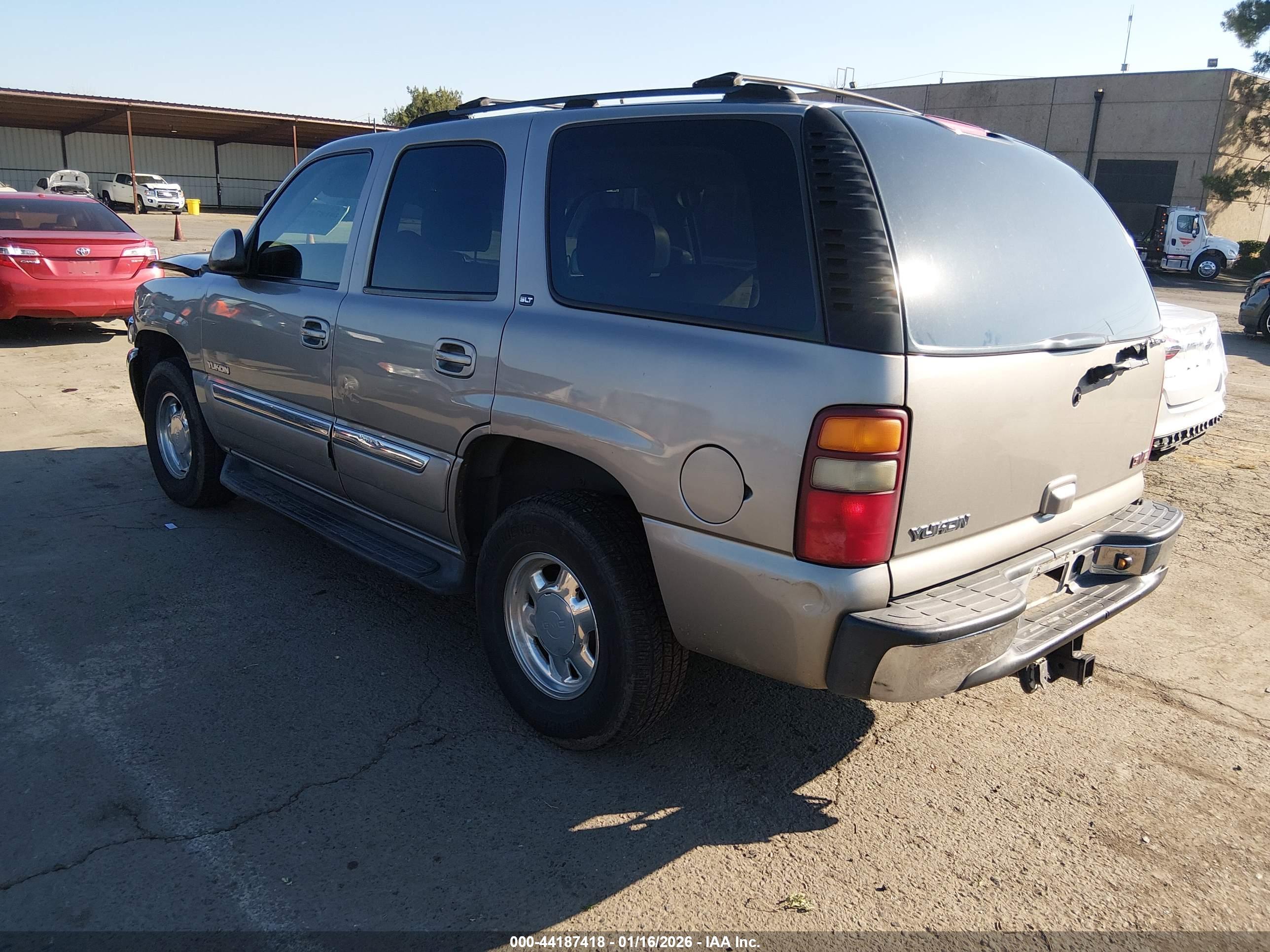 GMC YUKON image 3
