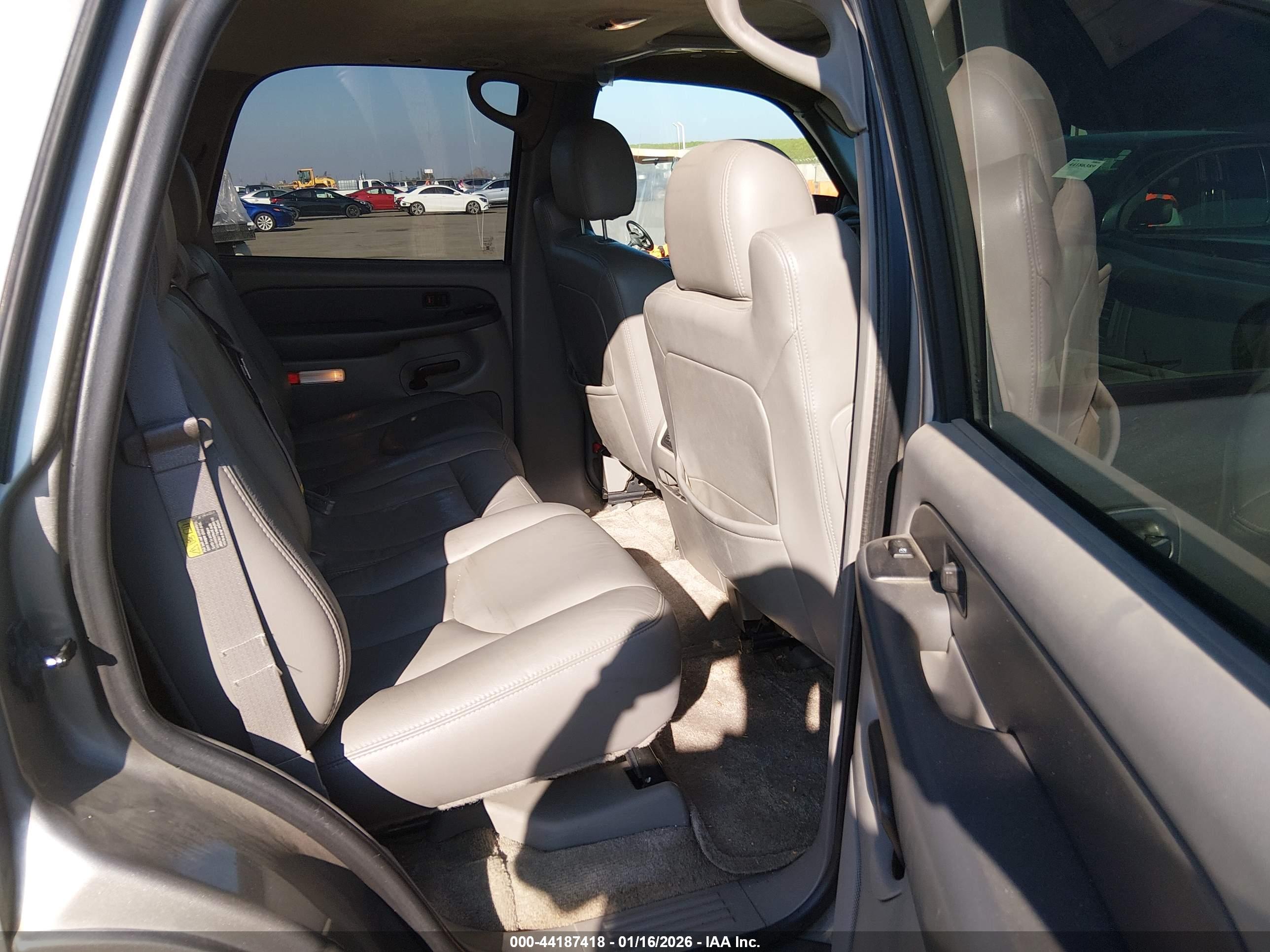 GMC YUKON image 8