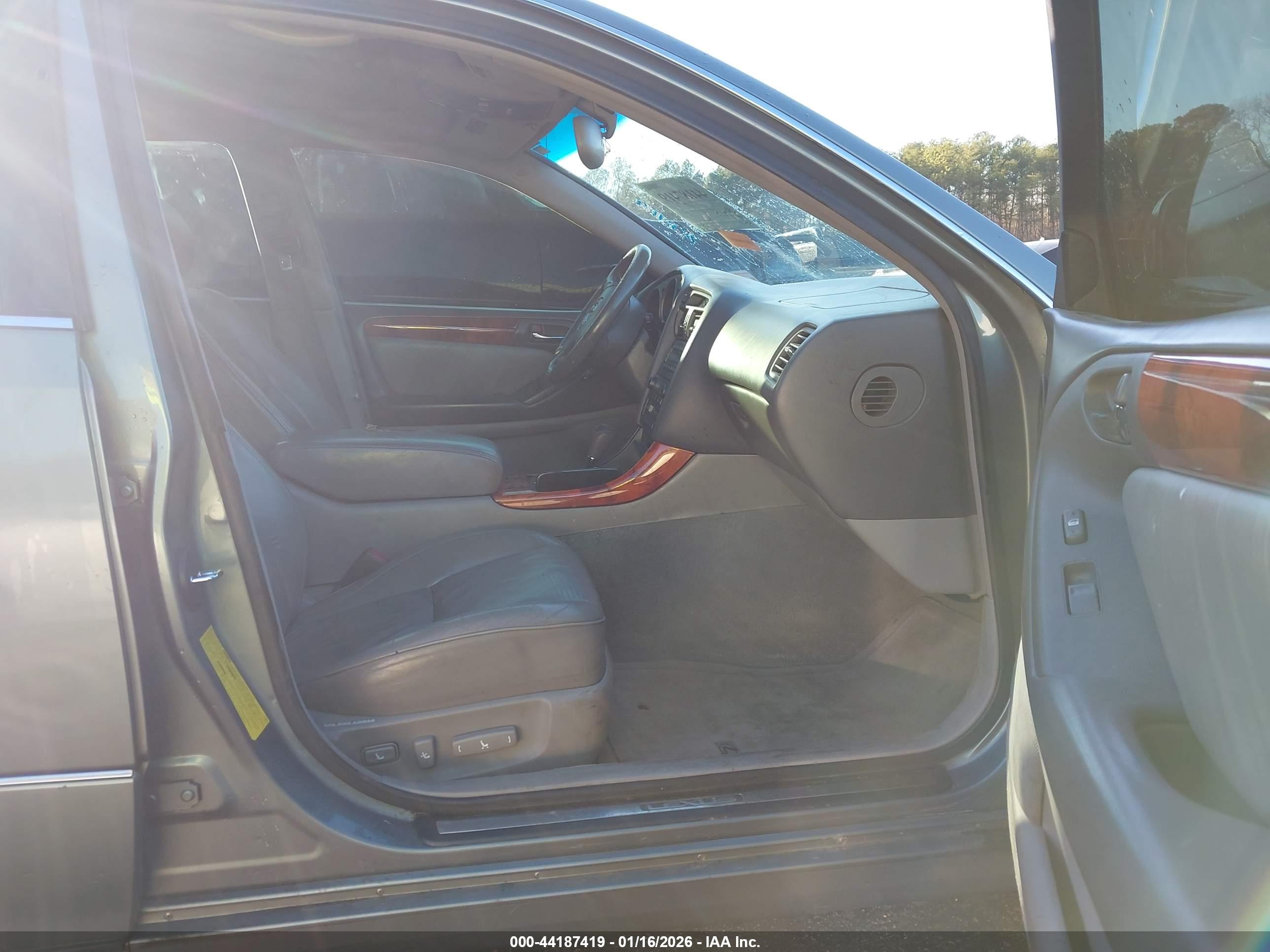 LEXUS GS image 5