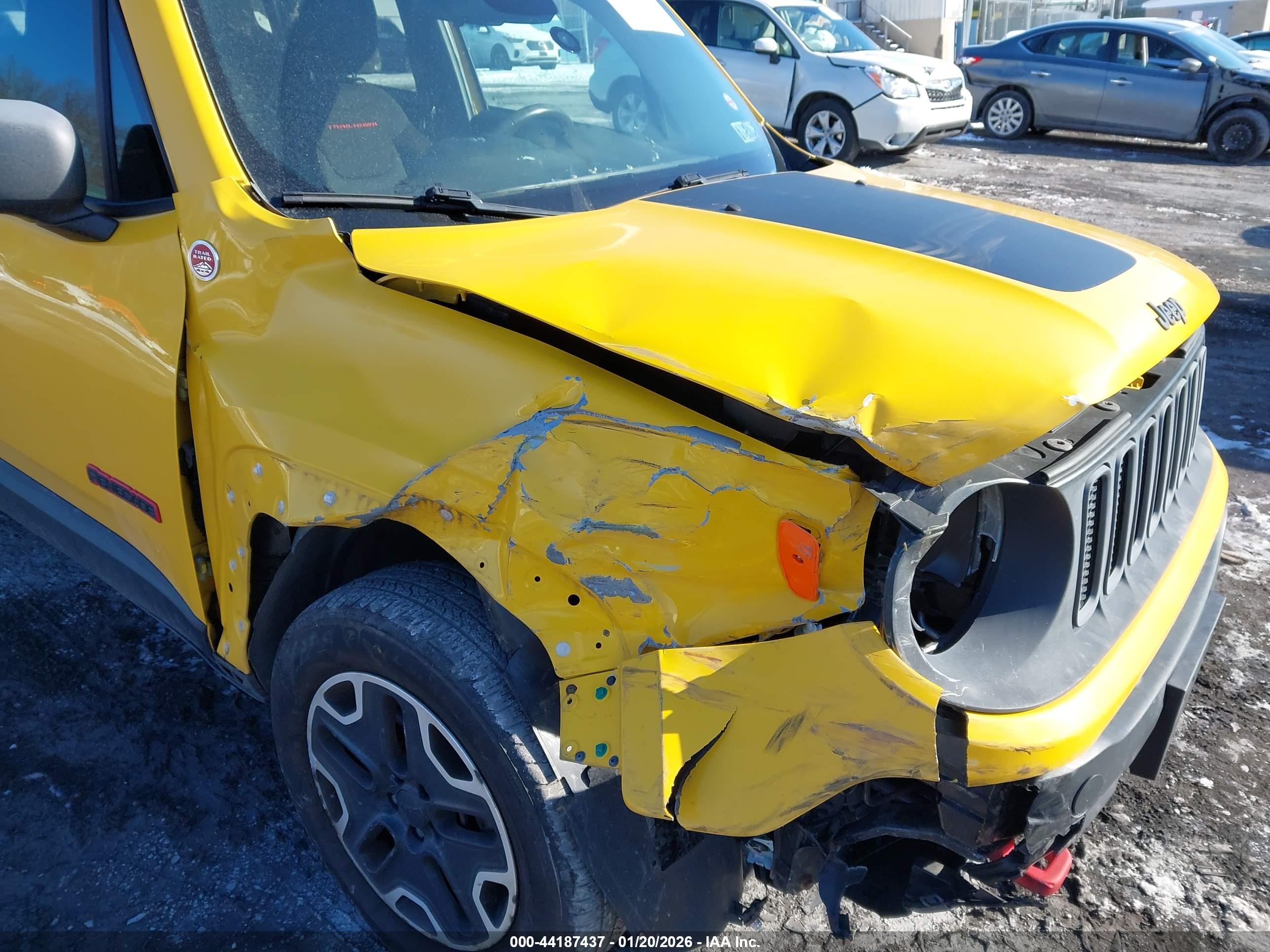 JEEP RENEGADE image 6