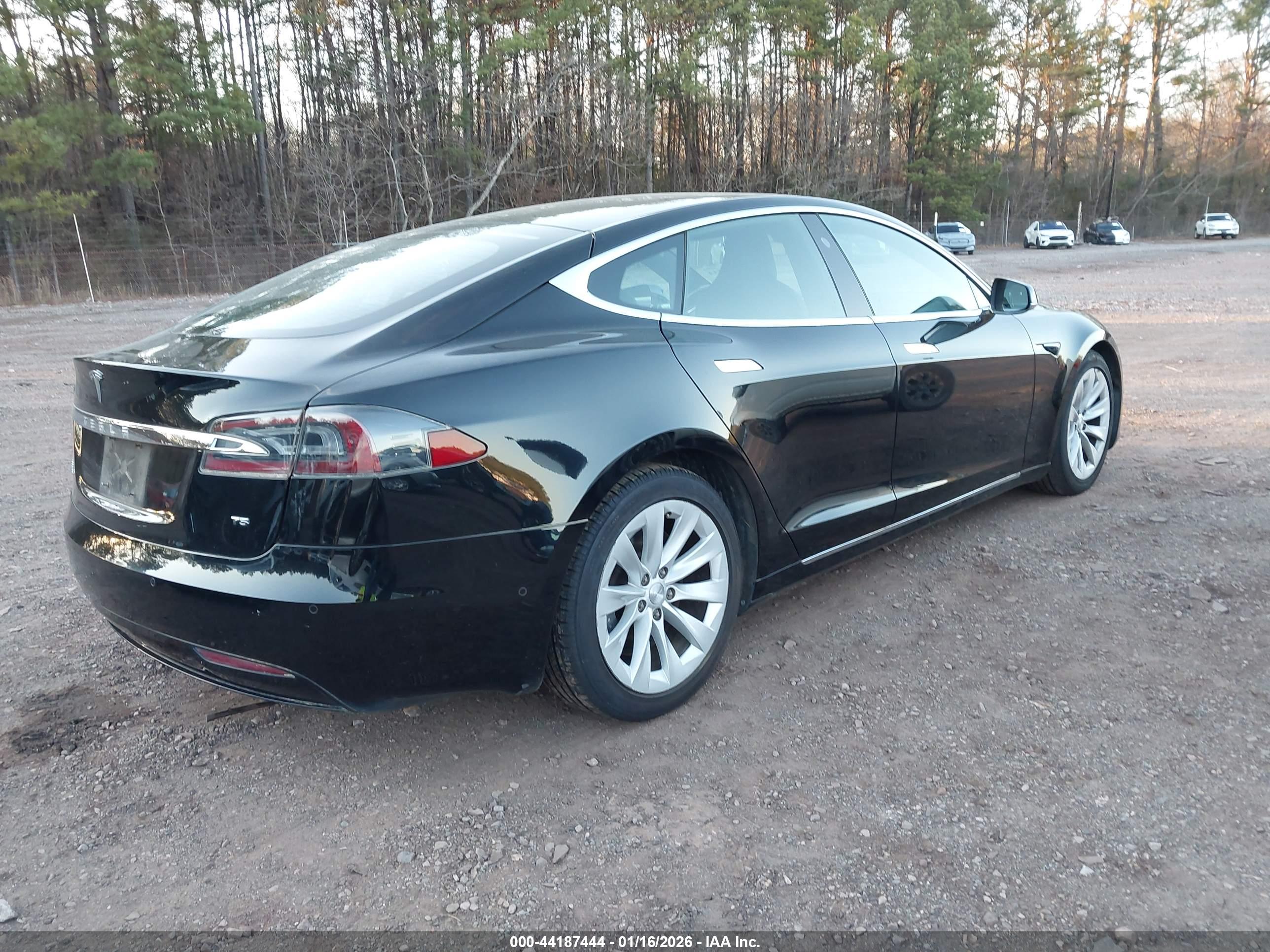 TESLA MODEL image 4