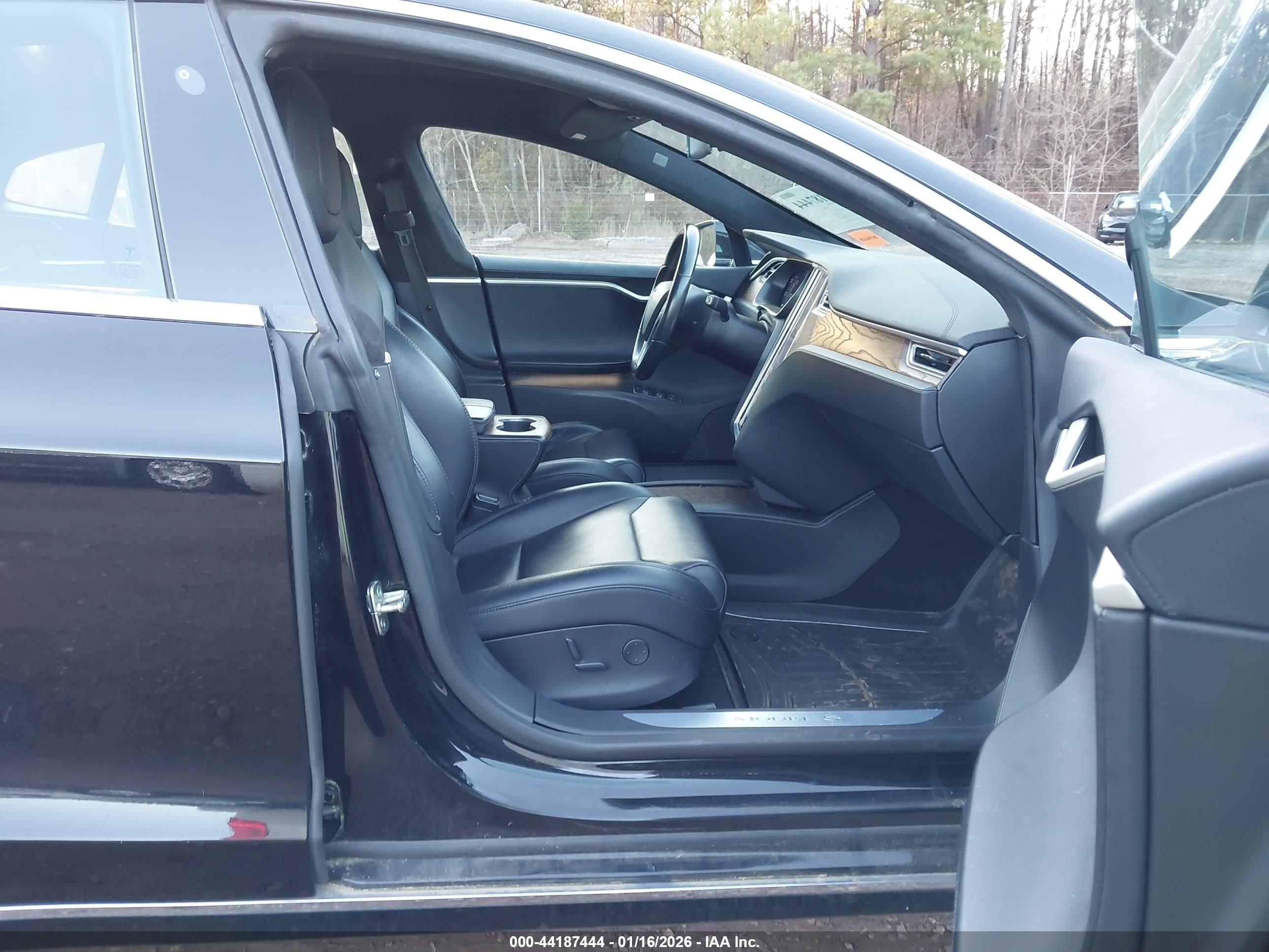 TESLA MODEL image 5
