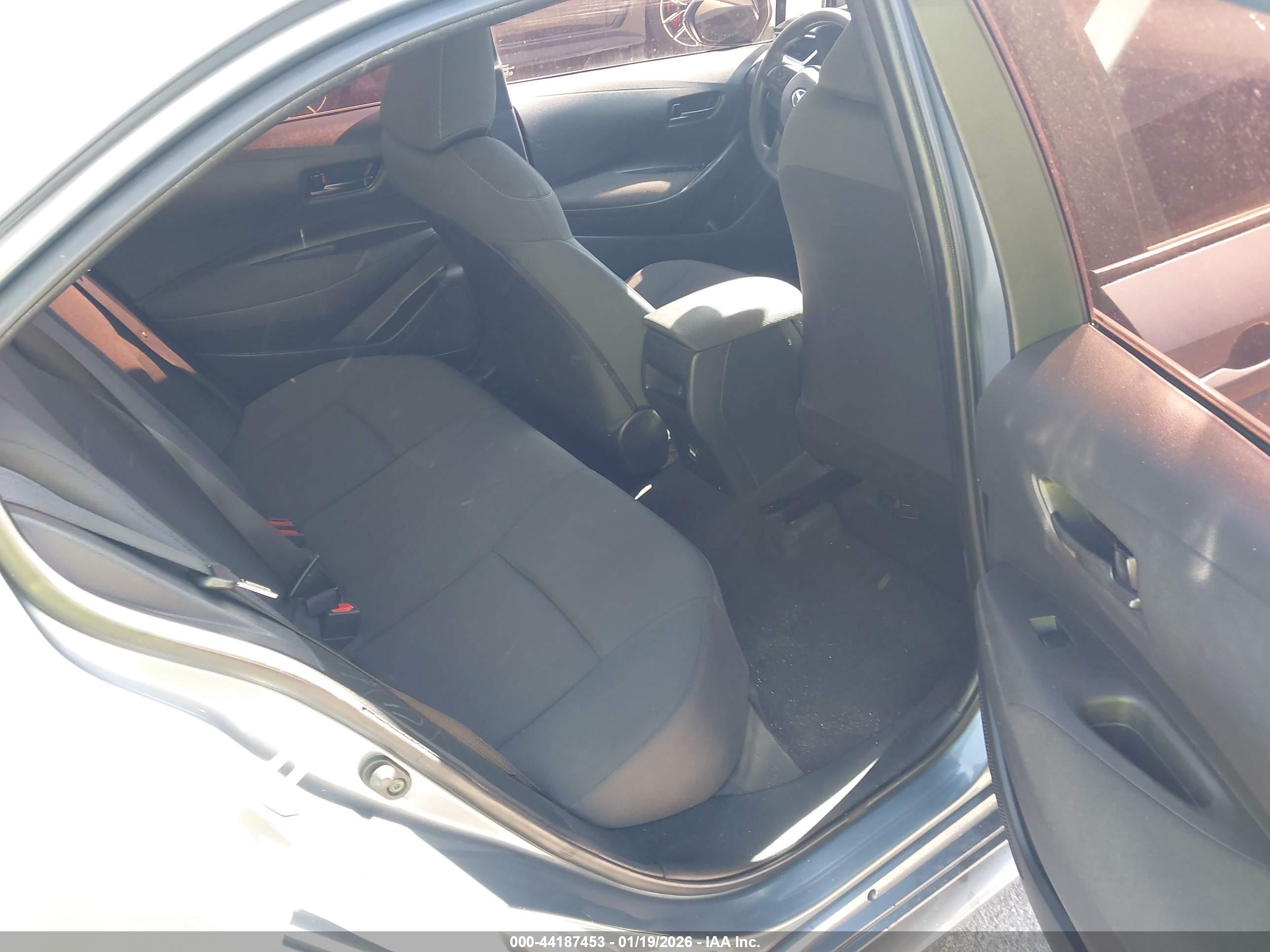 TOYOTA COROLLA image 8