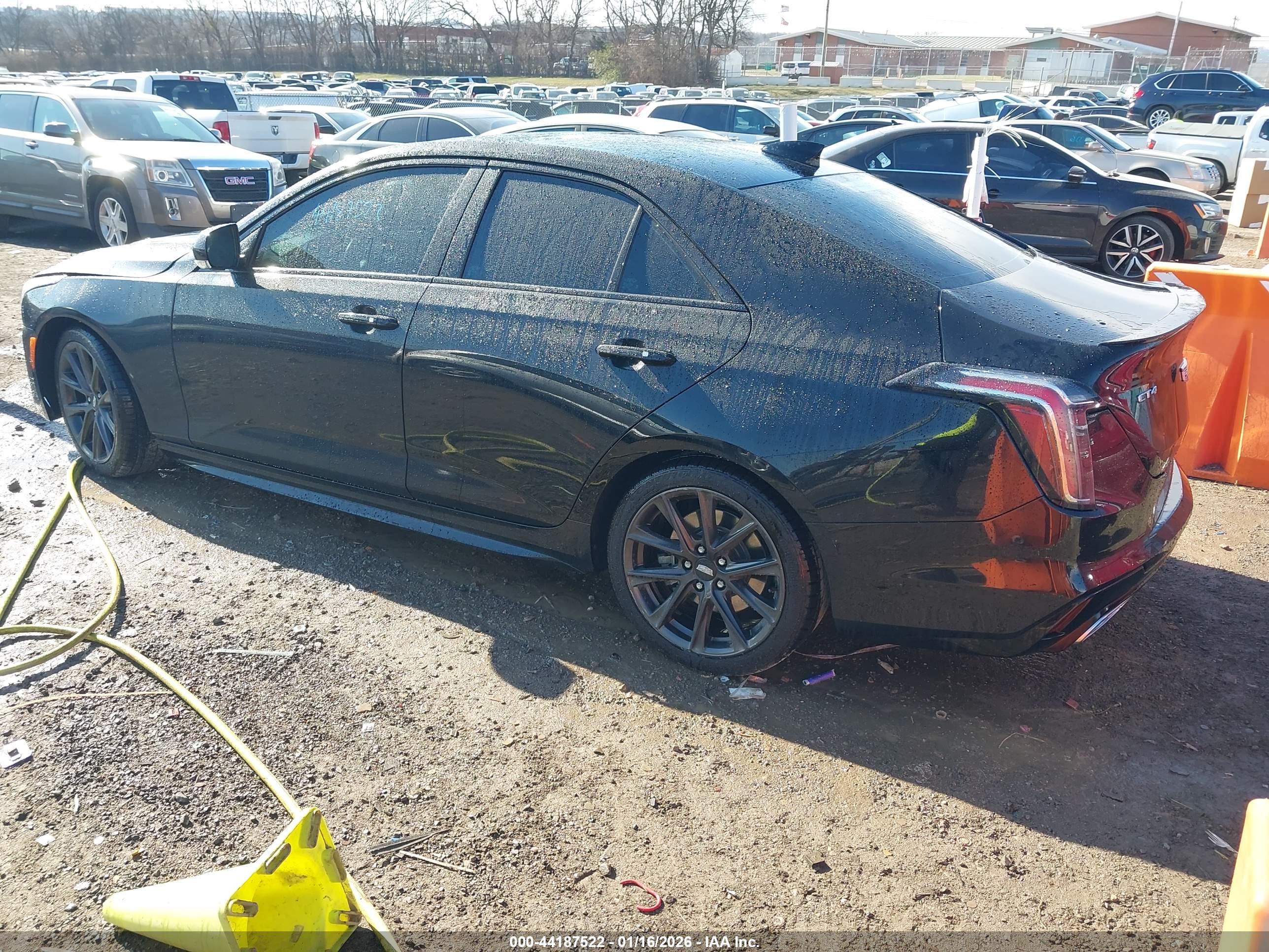 CADILLAC CT4 image 3