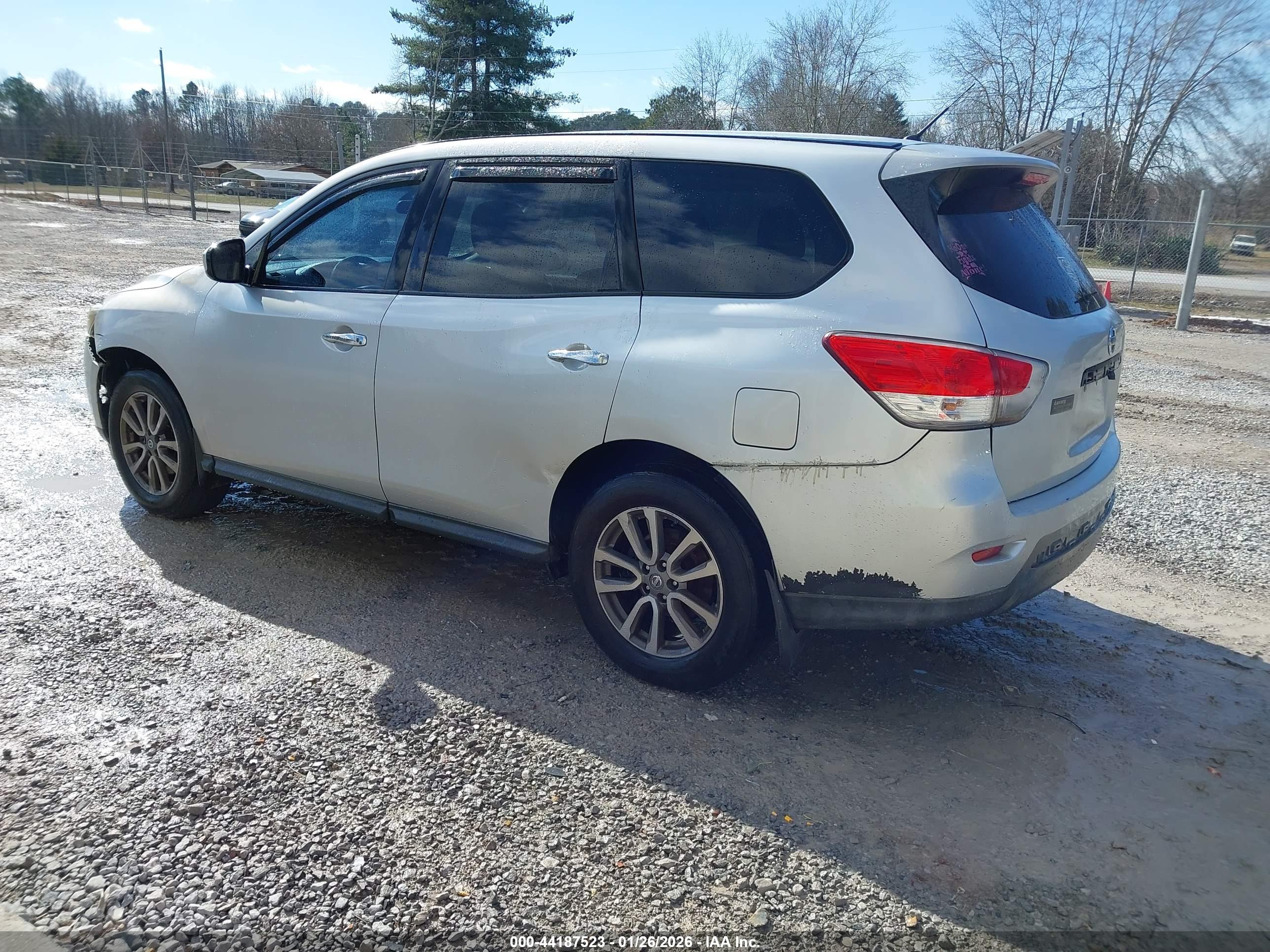 NISSAN PATHFINDER image 3