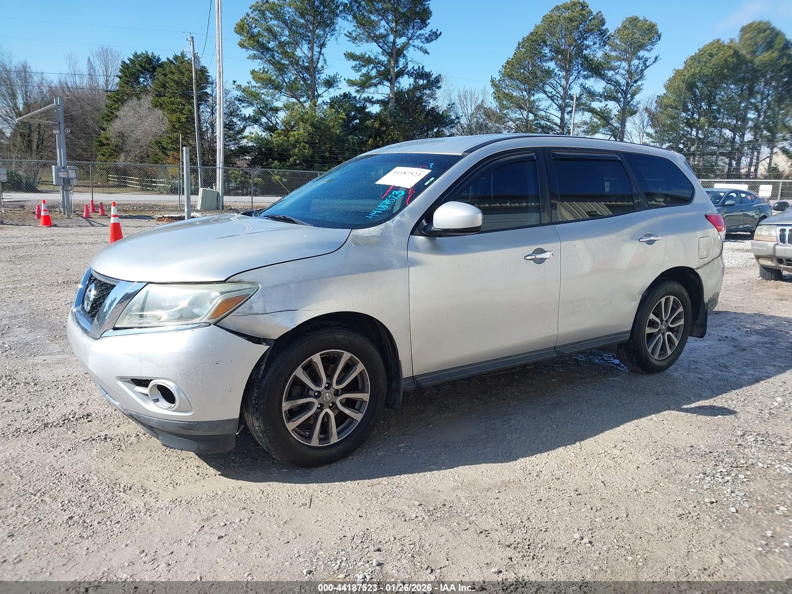 NISSAN PATHFINDER image 6