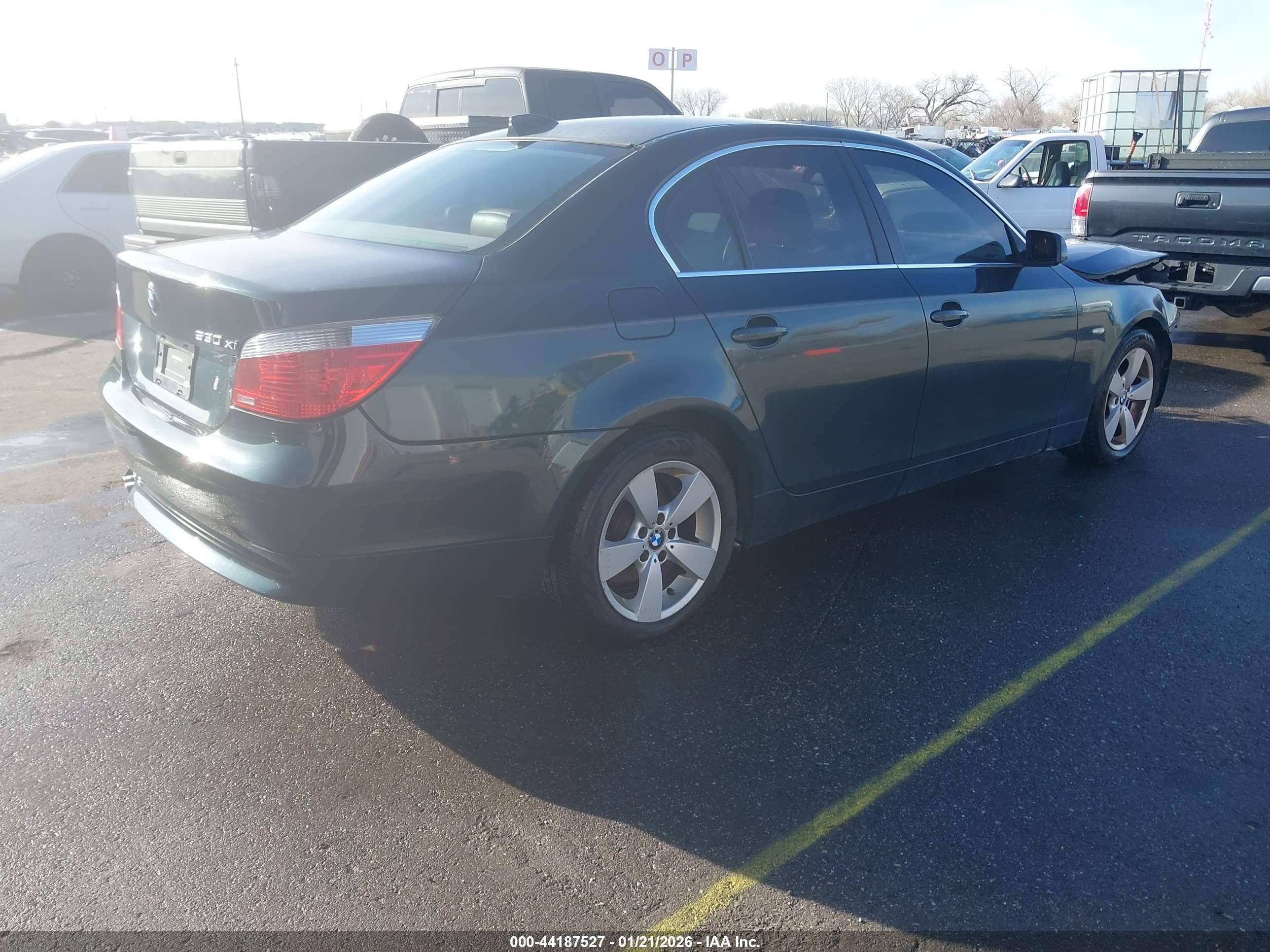 BMW 530XI image 4